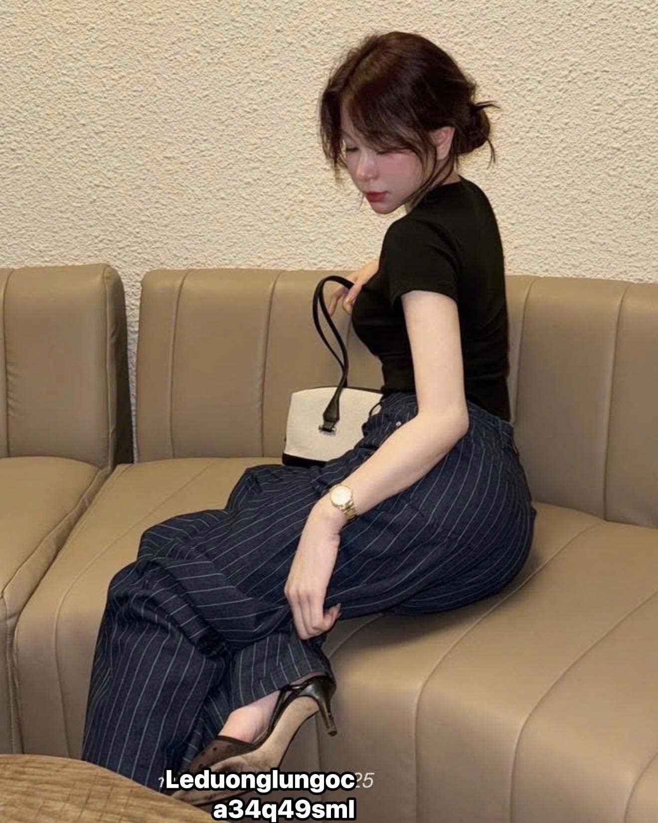 QUẦN SUÔNG JEAN GIẤY KẺ SỌC HOT HIT