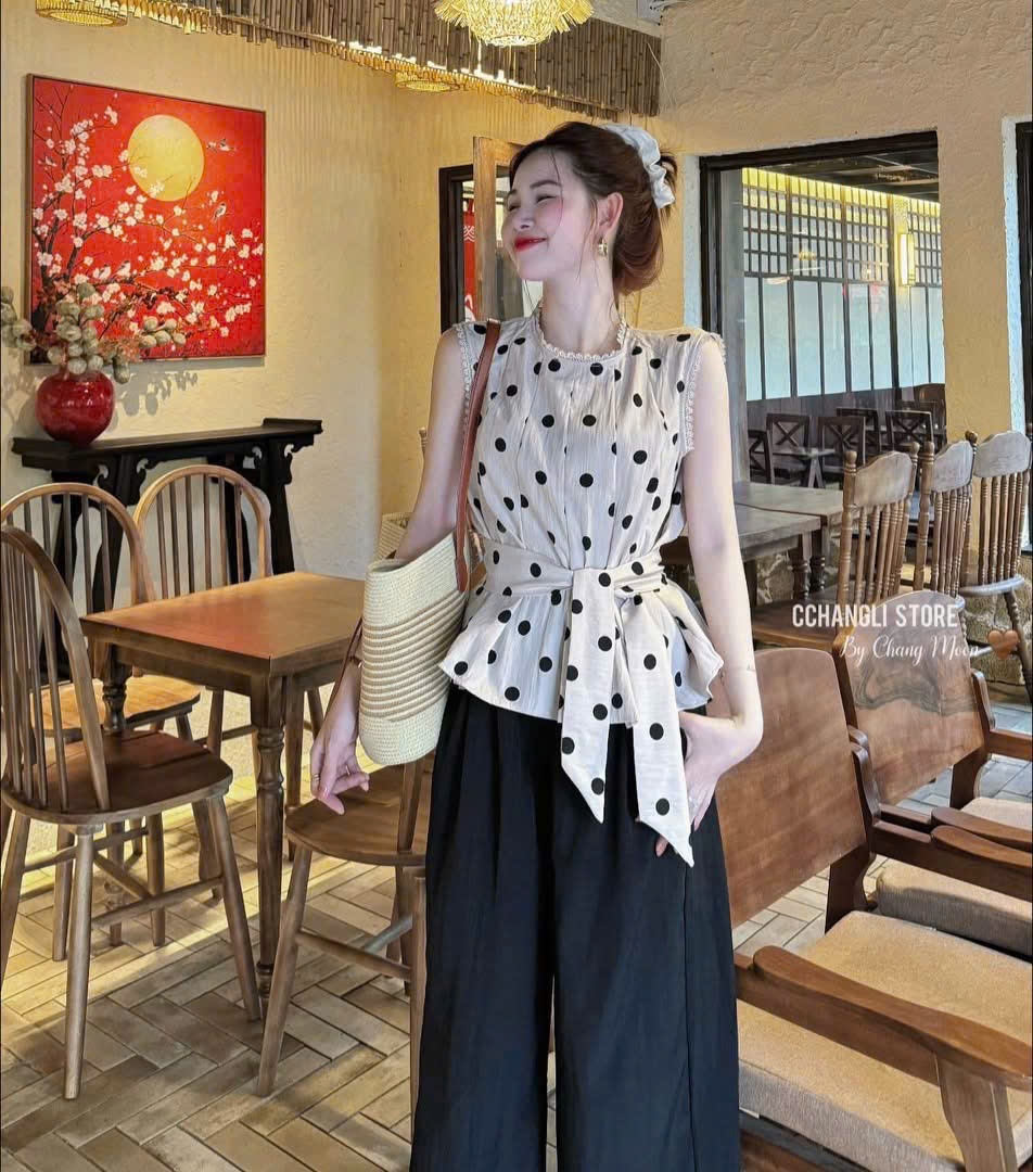 SET ÁO ĐŨI CHẤM BI SÁT NÁCH QUẦN SUÔNG ĐEN