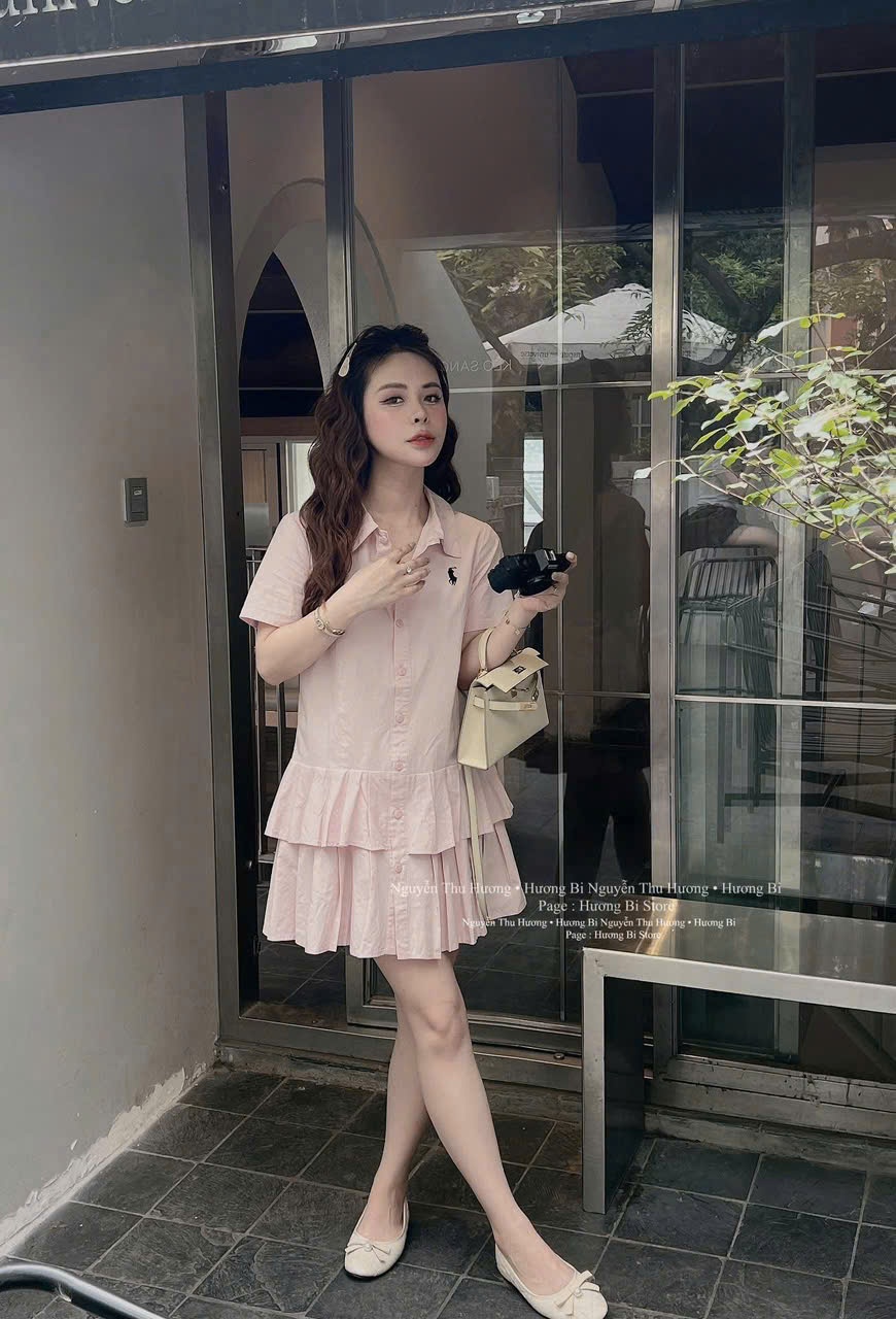 VÁY SƠ MI HỒNG THÊU NGỰA CHÂN XẾP LY