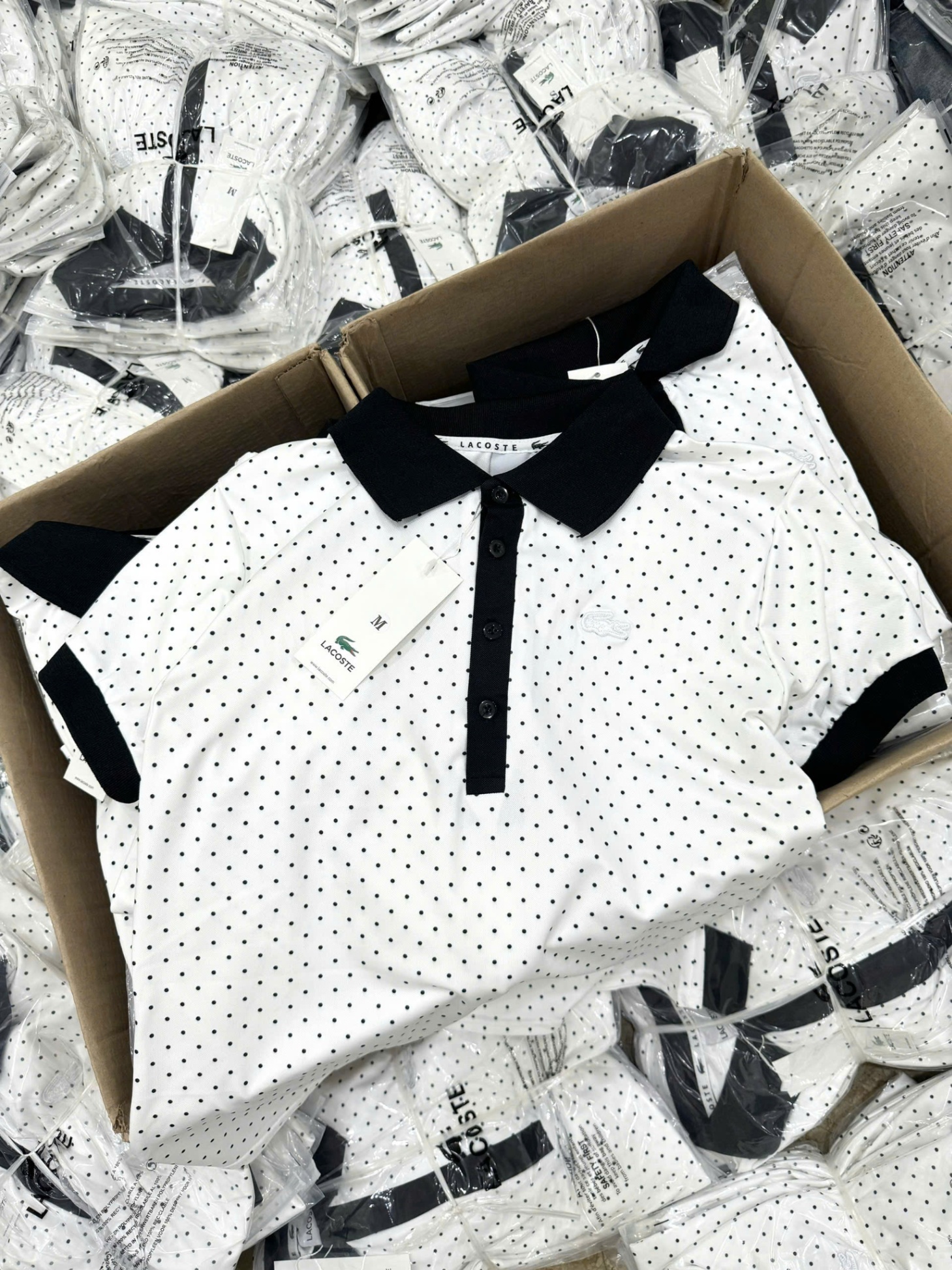 ÁO POLO NỮ CHẤM BI PHỐI CỔ ĐEN