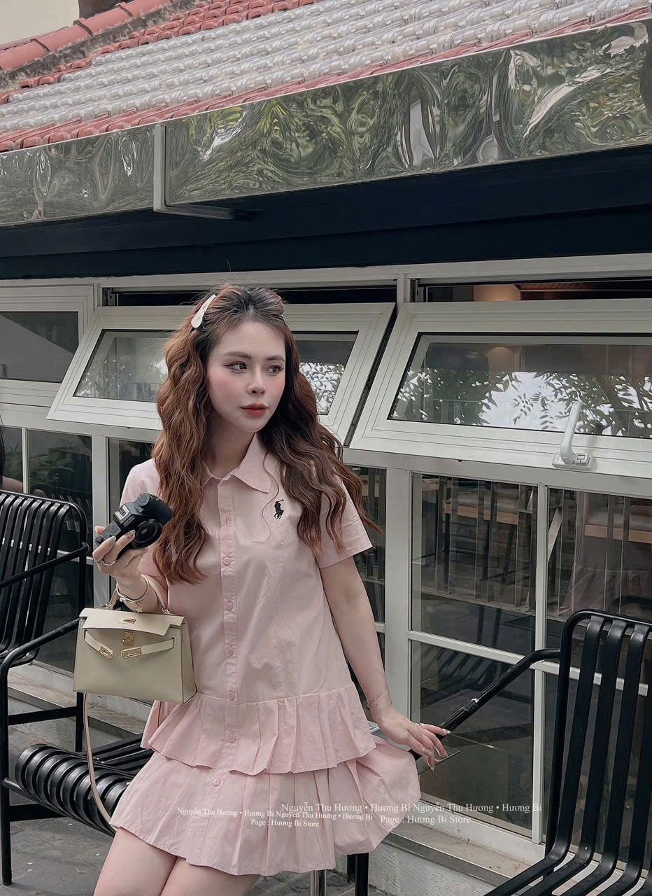 VÁY SƠ MI HỒNG THÊU NGỰA CHÂN XẾP LY