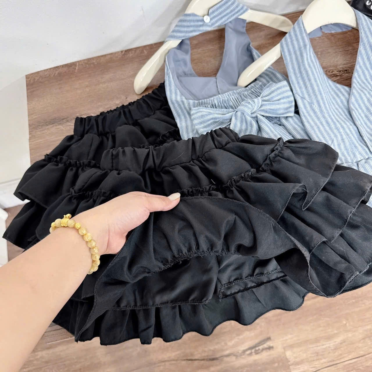SÉT ÁO KẺ SỌC CỔ V THIẾT KẾ NƠ EO SANG CHẢNH MIX VÁY ĐEN