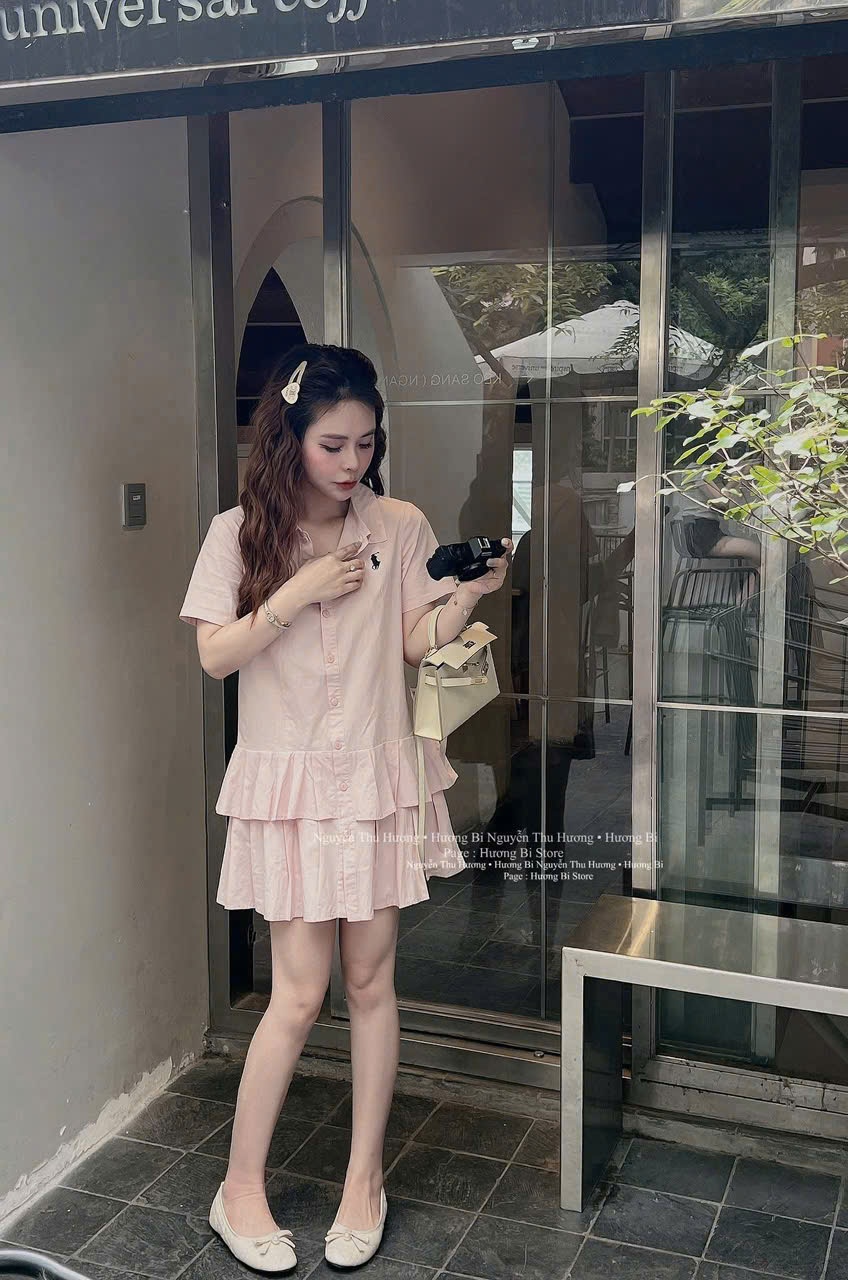 VÁY SƠ MI HỒNG THÊU NGỰA CHÂN XẾP LY