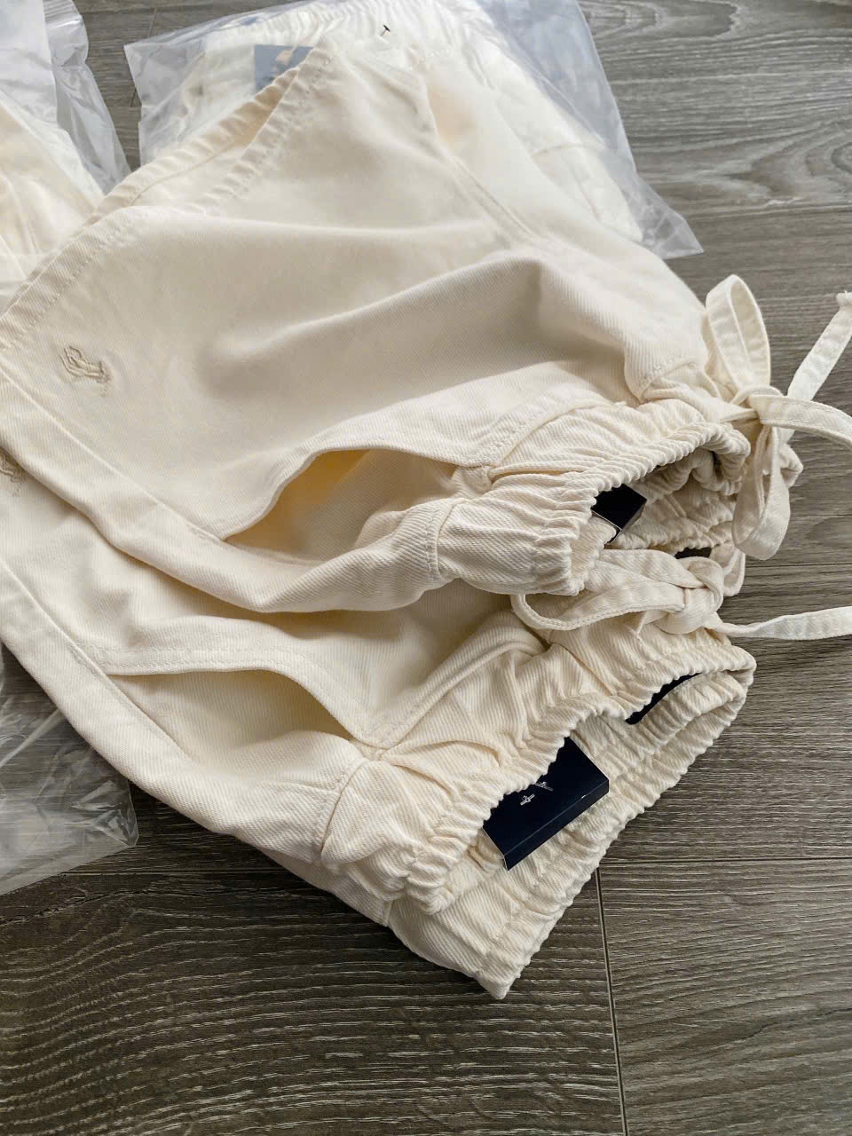 QUẦN SHORT CHUN THÊU NGỰA HOT HITTT