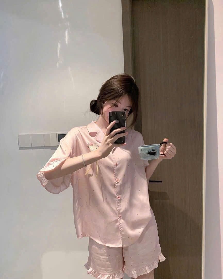 BỘ PIJAMA HELLO KITTY HỒNG QUẦN ĐÙI