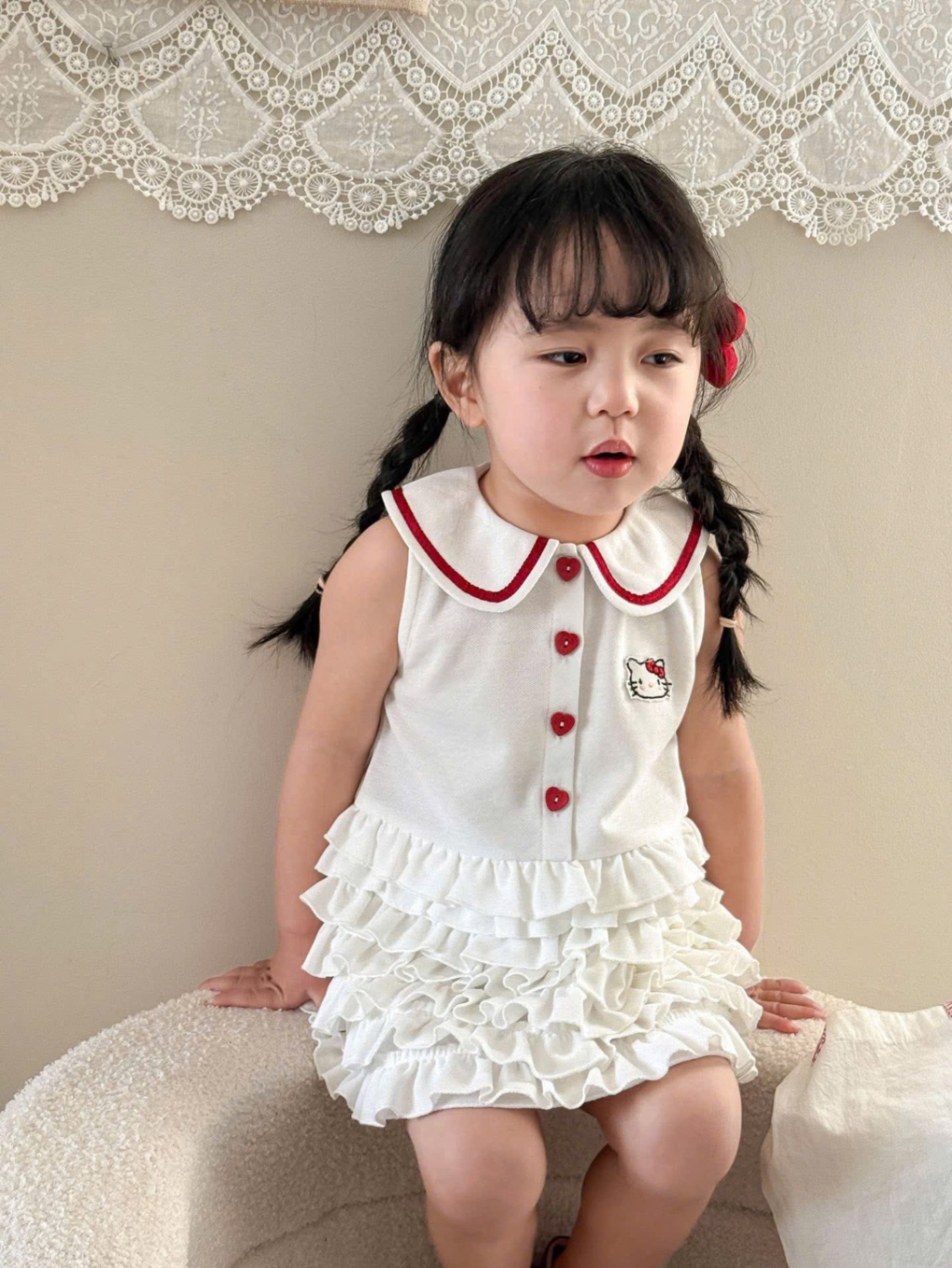 VÁY TRẮNG BÈO TẦNG SÁT NÁCH CỔ SEN VIÊND