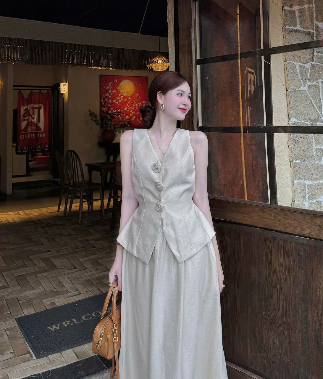 SET LINEN CỔ VEST ĐÍNH HOA MÀU KEM