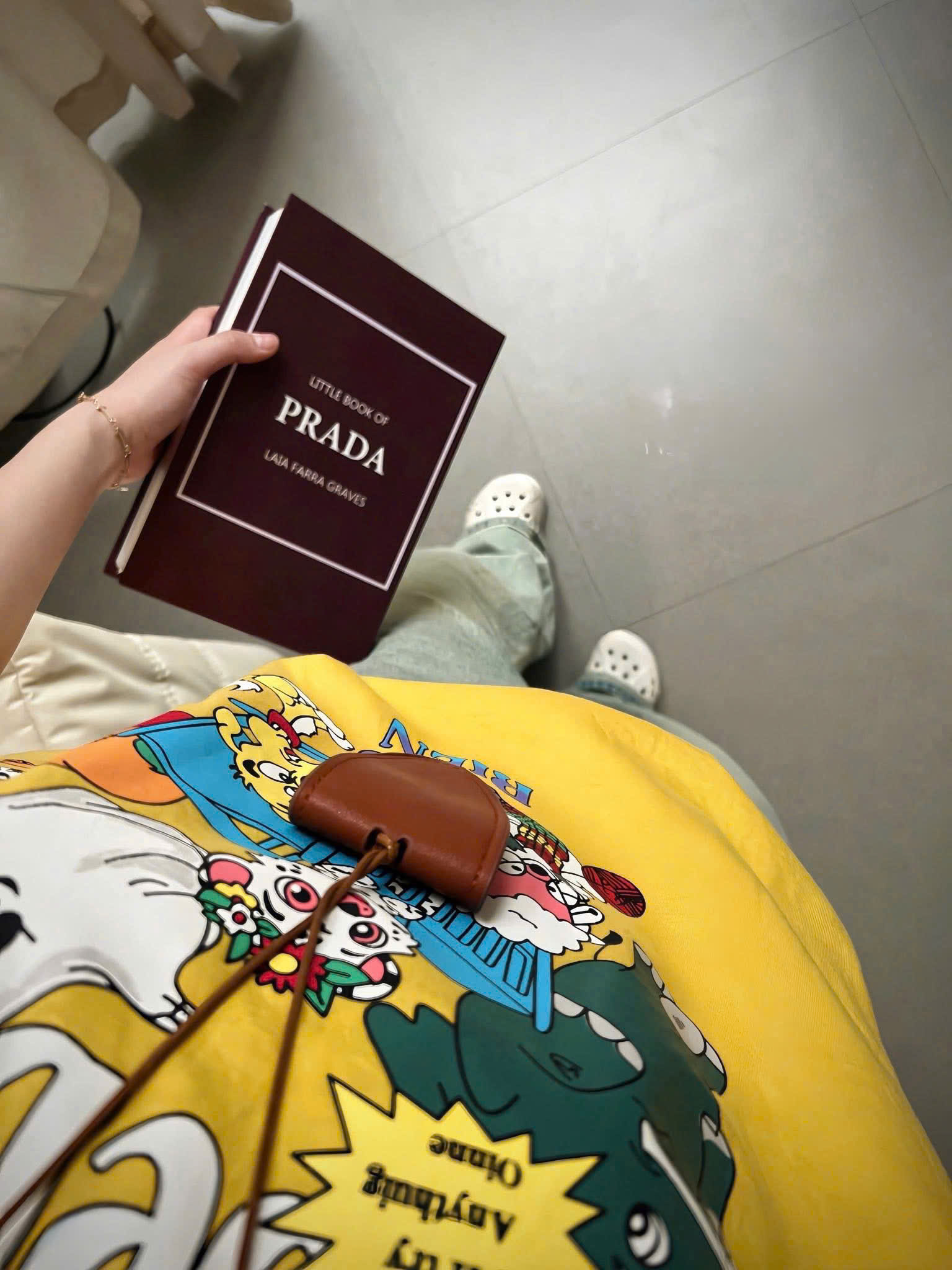 ÁO PHÔNG VÀNG HÌNH THÚ CHỮ CAROE DIEM