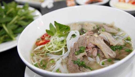 Bánh Phở Tươi - Sợi Lớn Chất Lượng Hàng Đầu, Đảm Bảo Vệ Sinh An Toàn Thực Phẩm