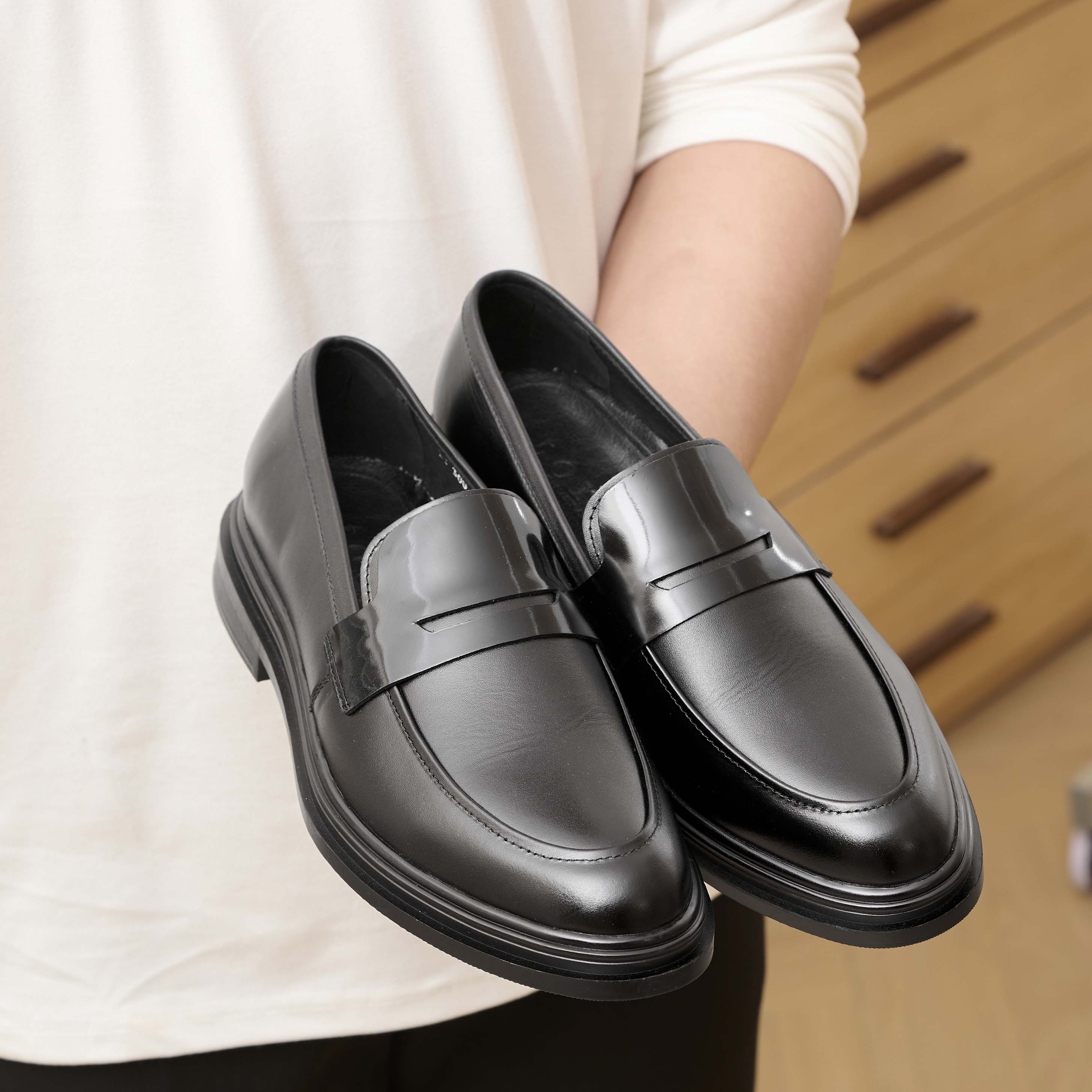 Toro-Loafer-M746-3.jpg?v=1779181452