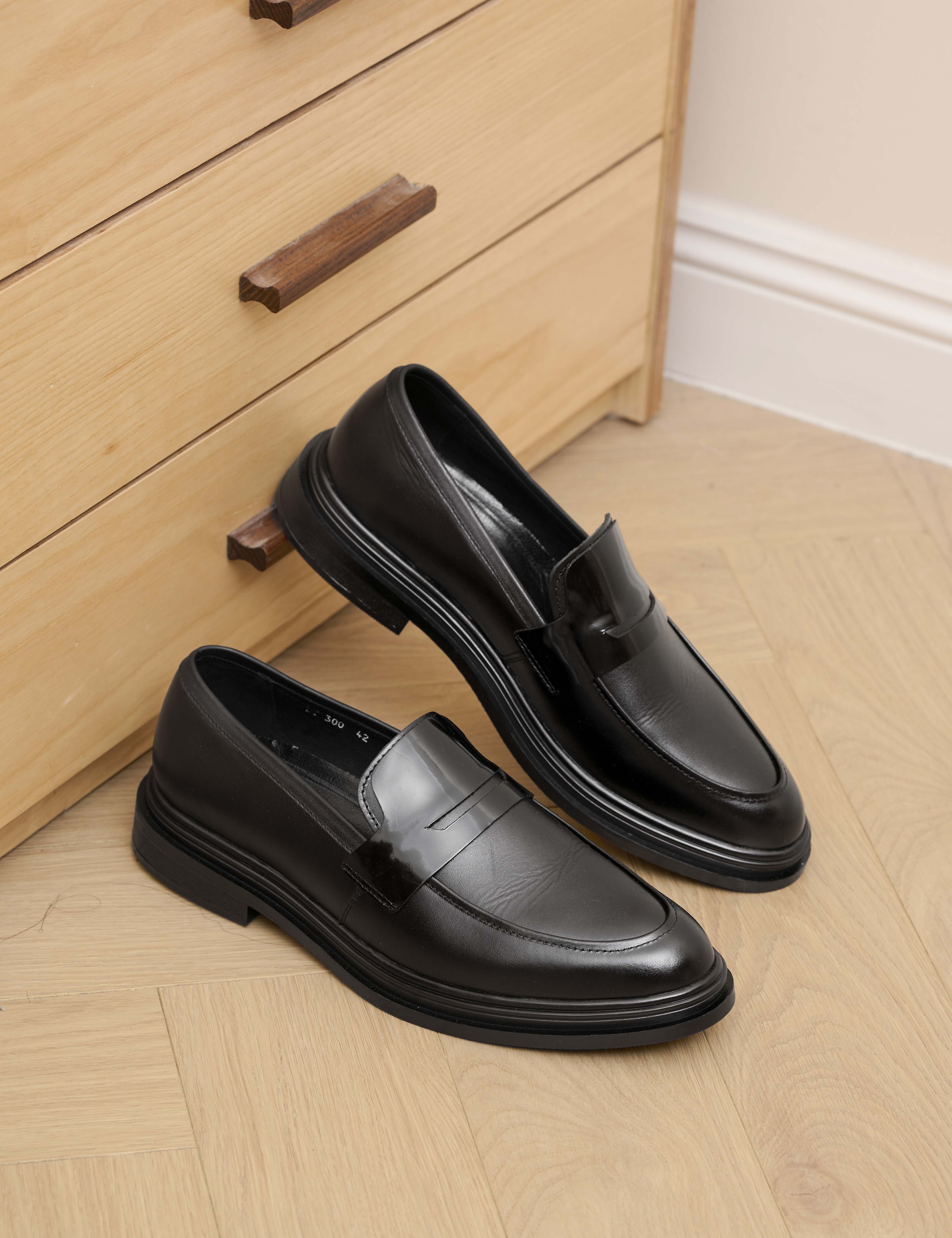 Toro-Loafer-M746-4.jpg?v=1779181453