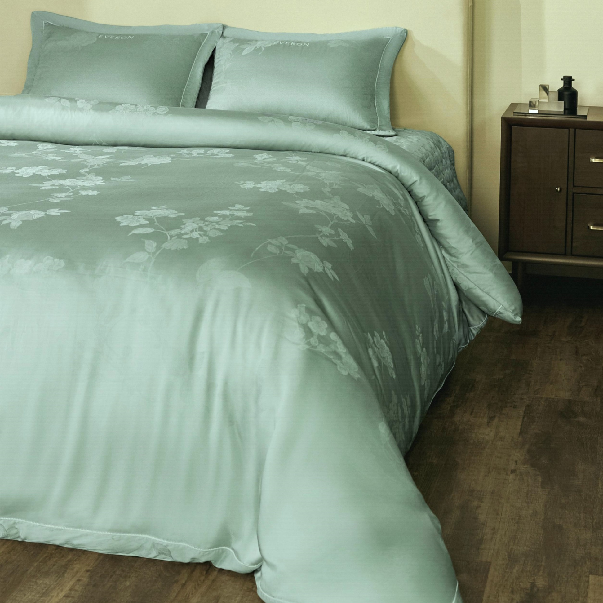 Bộ chăn ga gối EVERON ESTJ 26009 Hồng tỉ muội màu hoa xanh ghi, vải Tencel Jacquard cao cấp