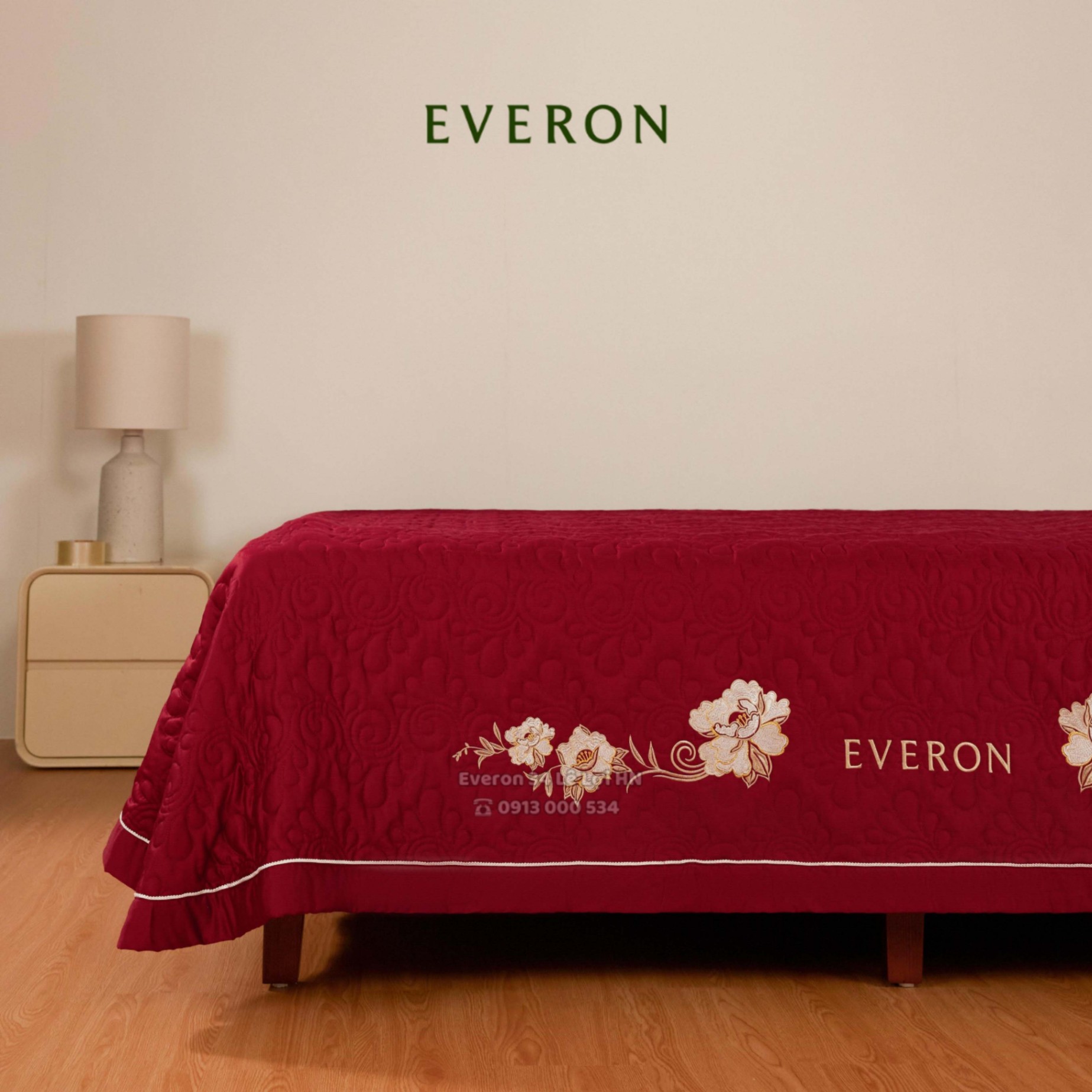 Bộ chăn ga gối EVERON ESTC 26007 Cẩm chướng đỏ thêu sang trọng vải Tencel Blend