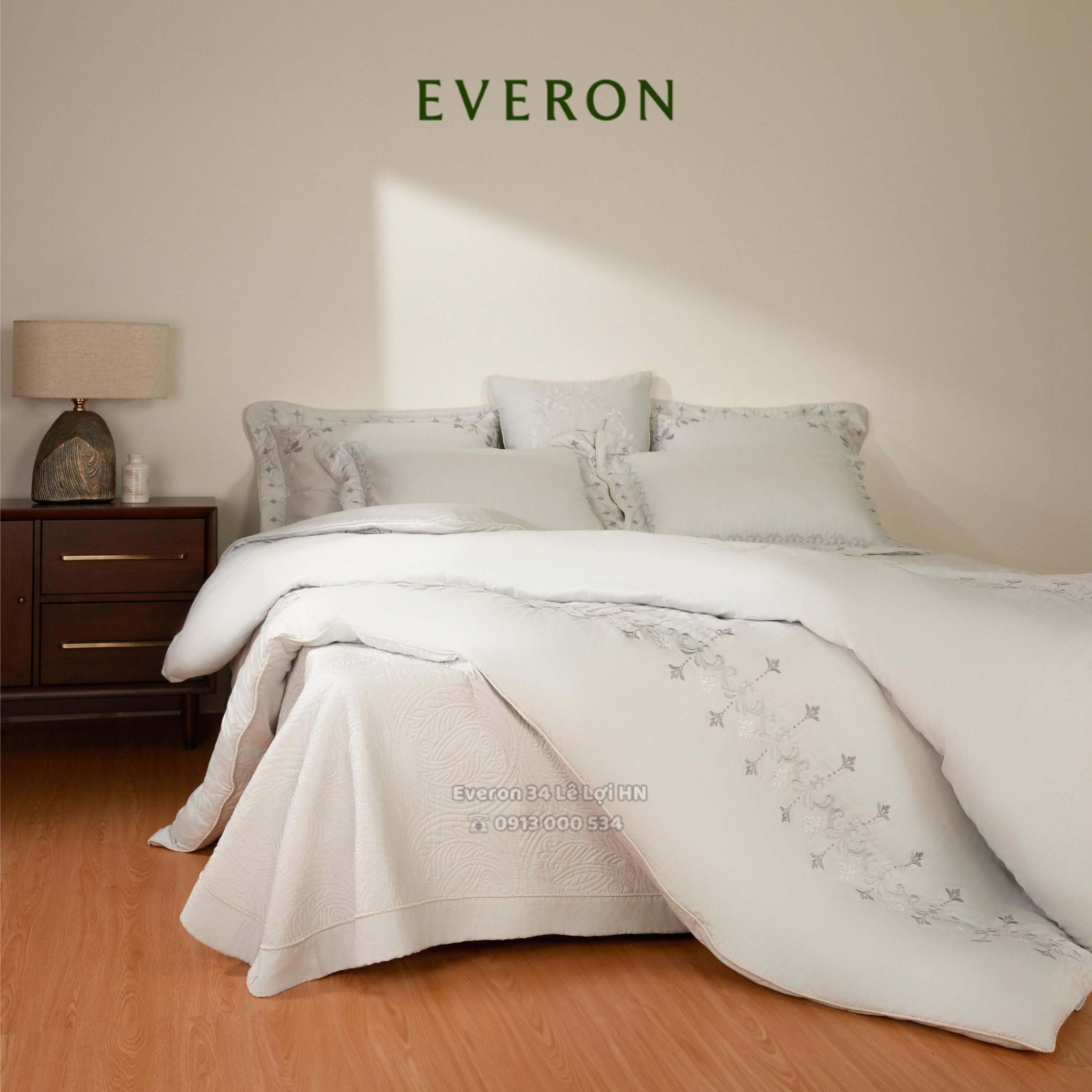 Bộ chăn ga Everon Artemis cao cấp ASBM 26101 màu platinum thêu vải lụa Silk - Cung điện Bạch Kim