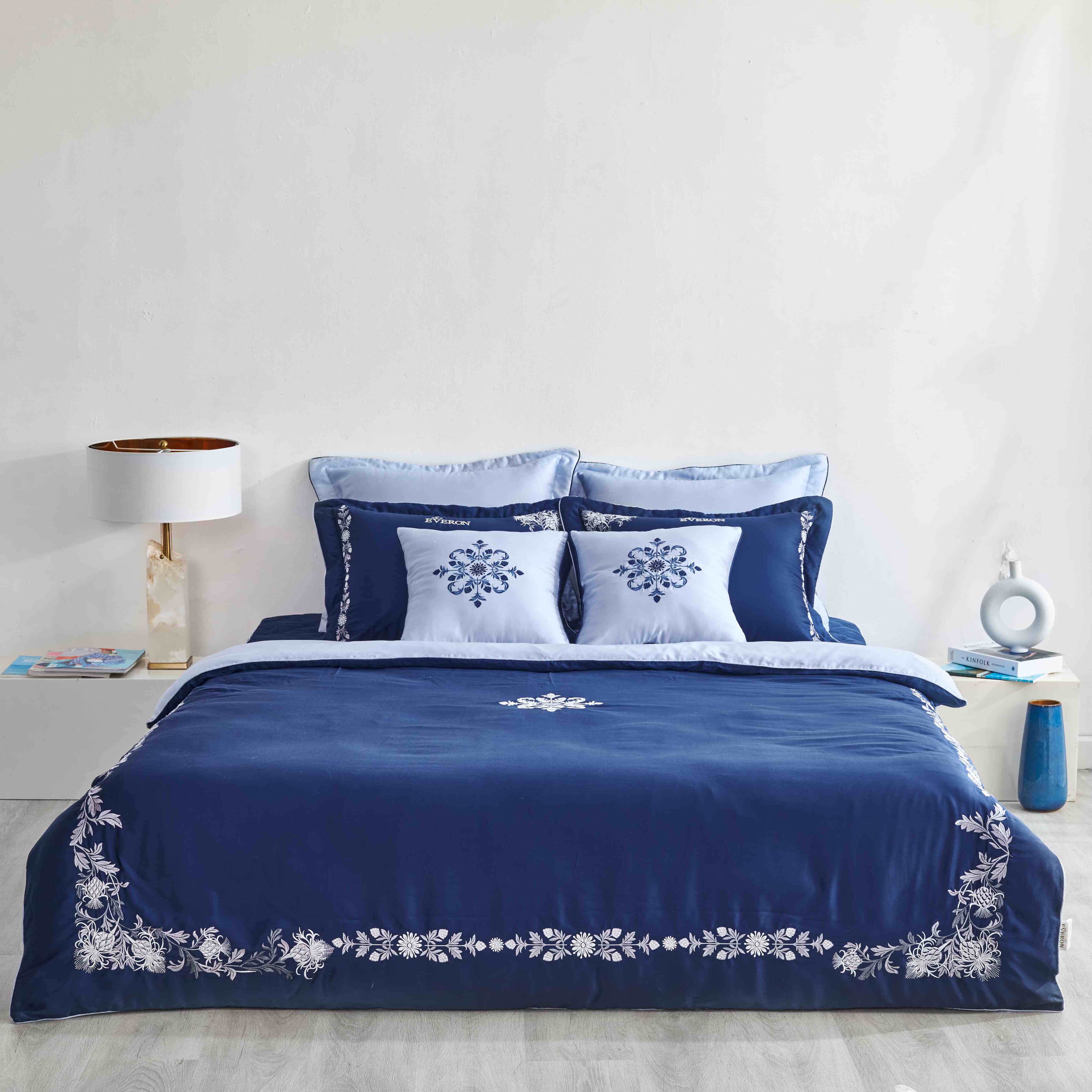 Bộ chăn ga Everon EST 21039 (Vải Tencel)  màu xanh dương Quý phái