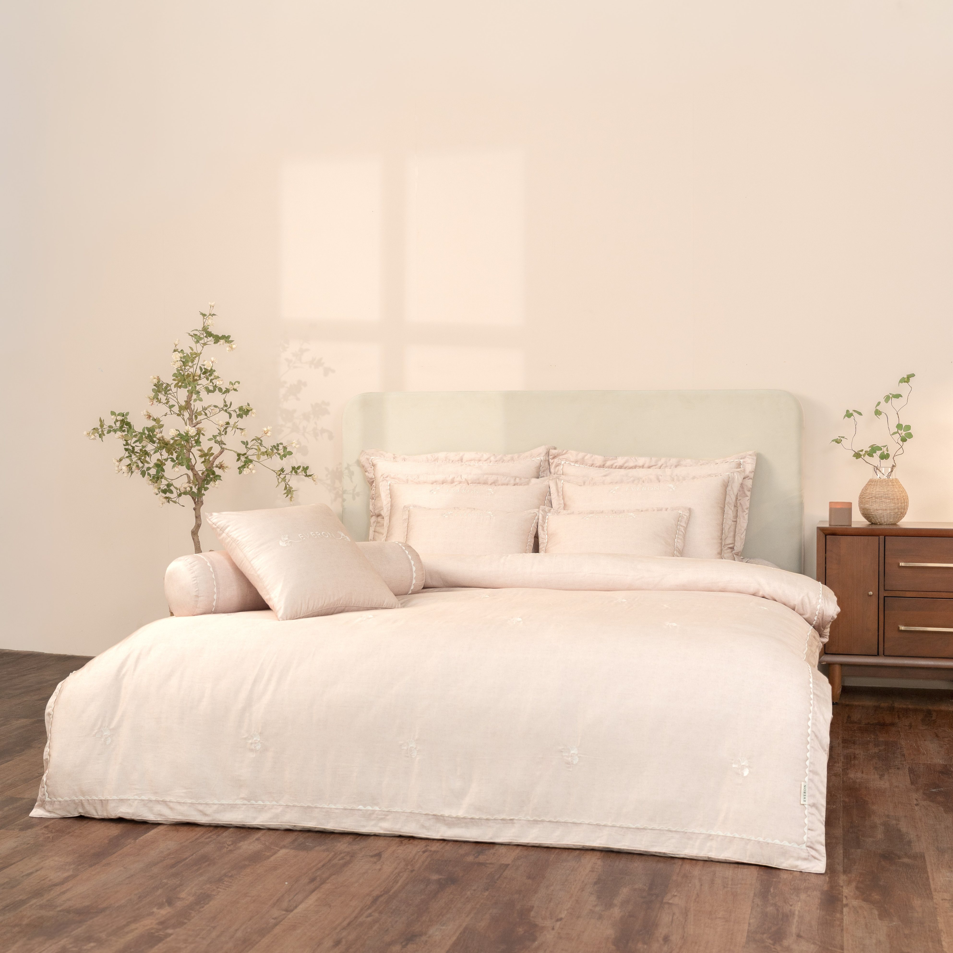 Mẫu chăn ga Everon màu hồng thêu đẹp ESTC 27001