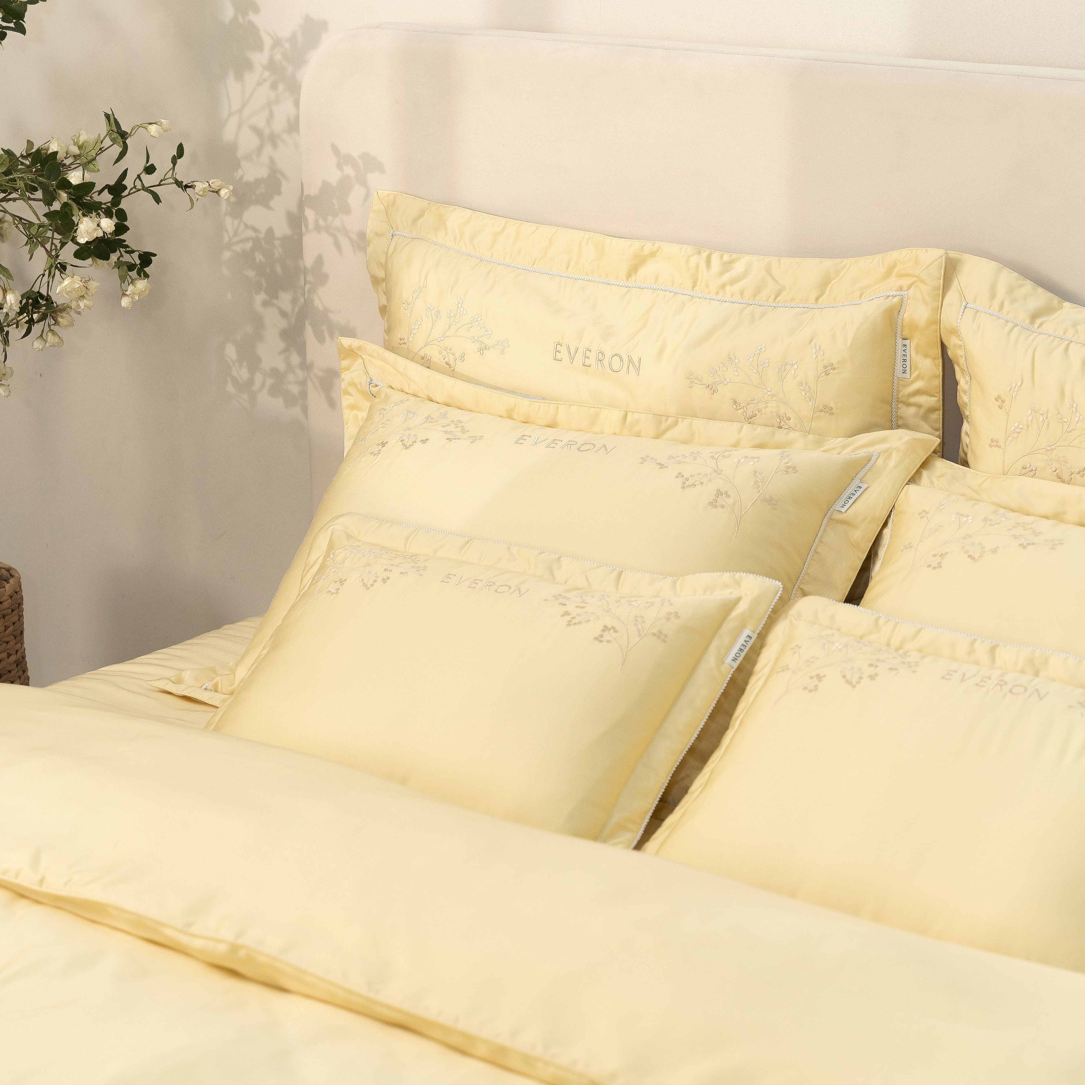 Mẫu chăn ga Everon màu vàng thêu ESTC 27005
