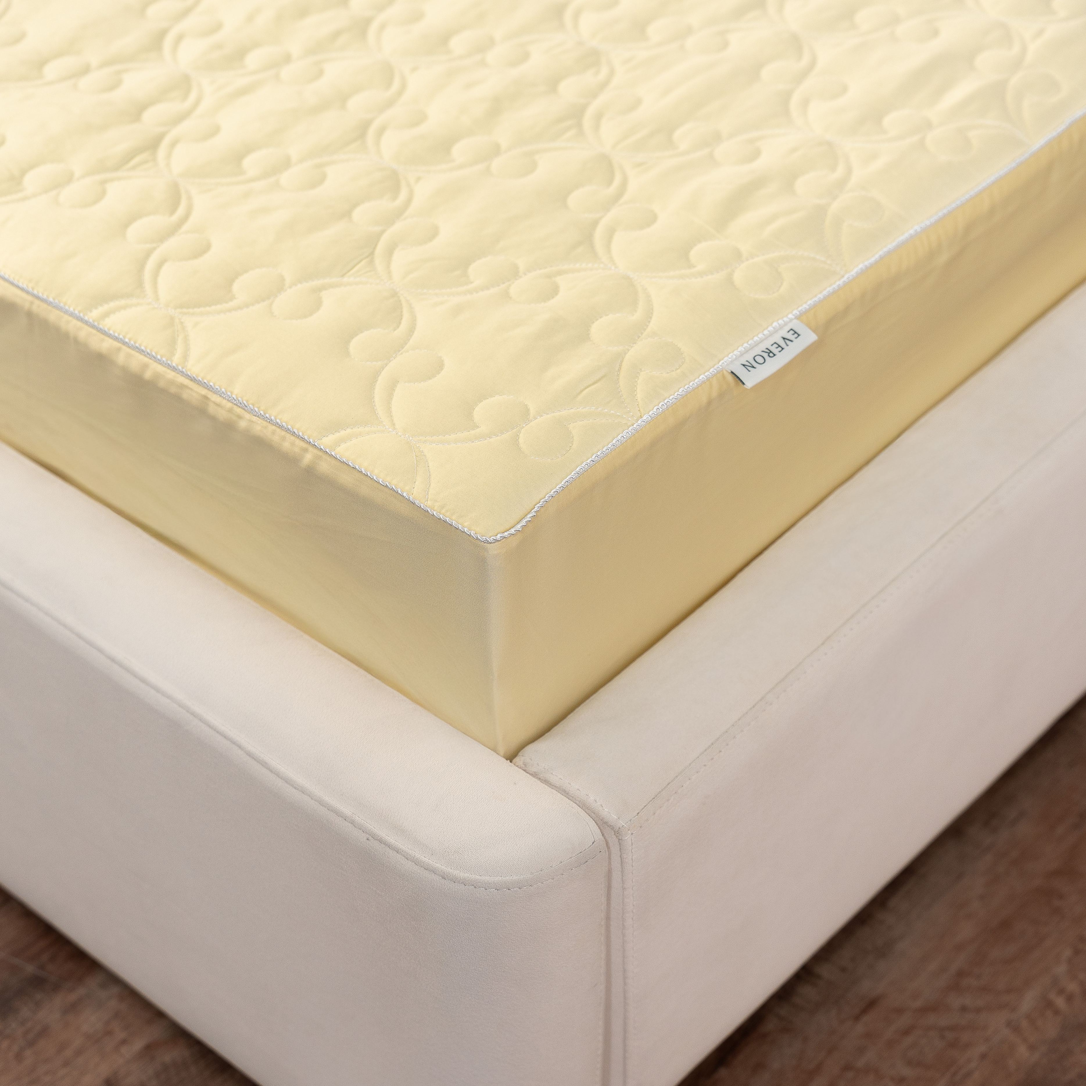 Mẫu chăn ga Everon màu vàng thêu ESTC 27005