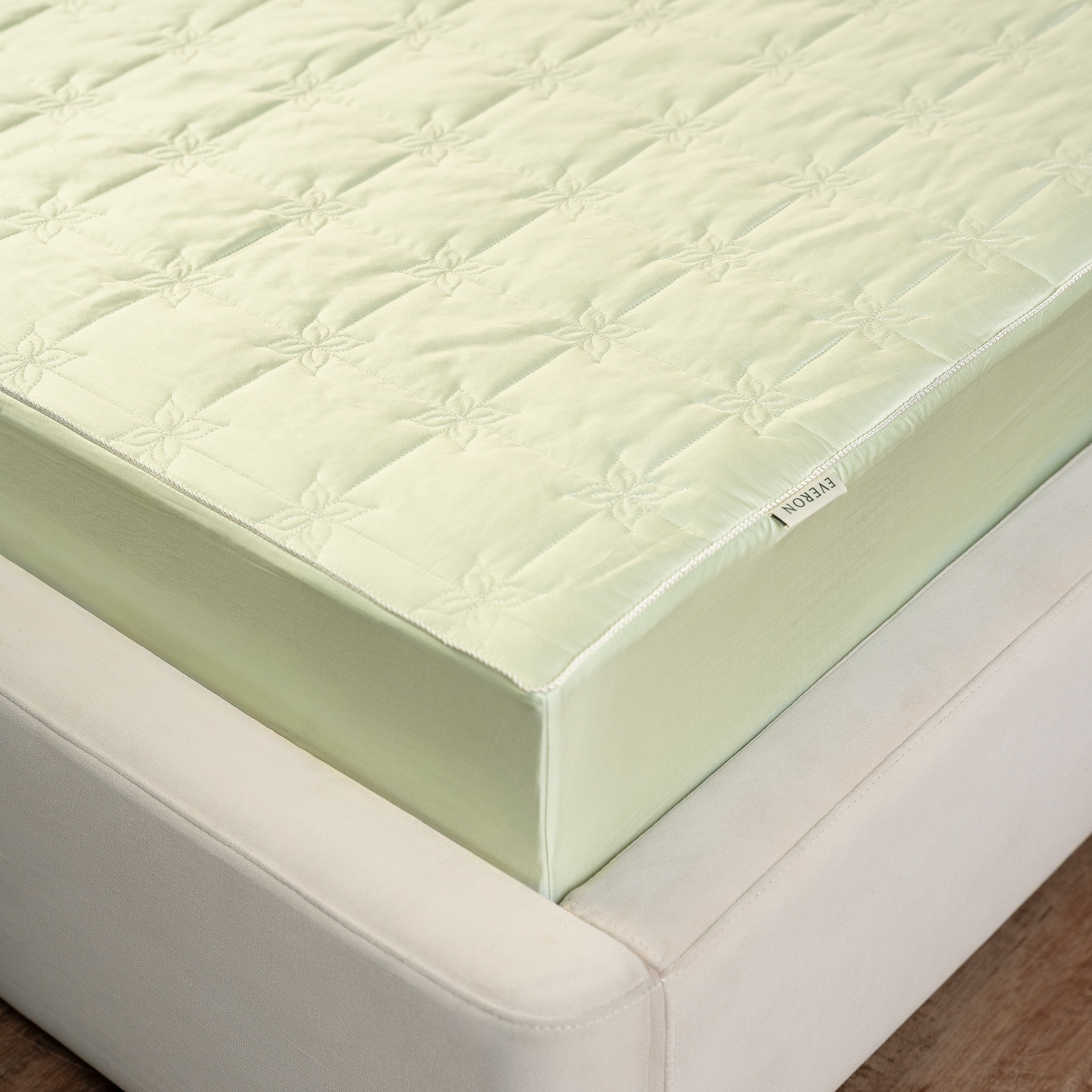 Mẫu chăn ga Everon màu xanh thêu hoa nhí đẹp ESTC 27004