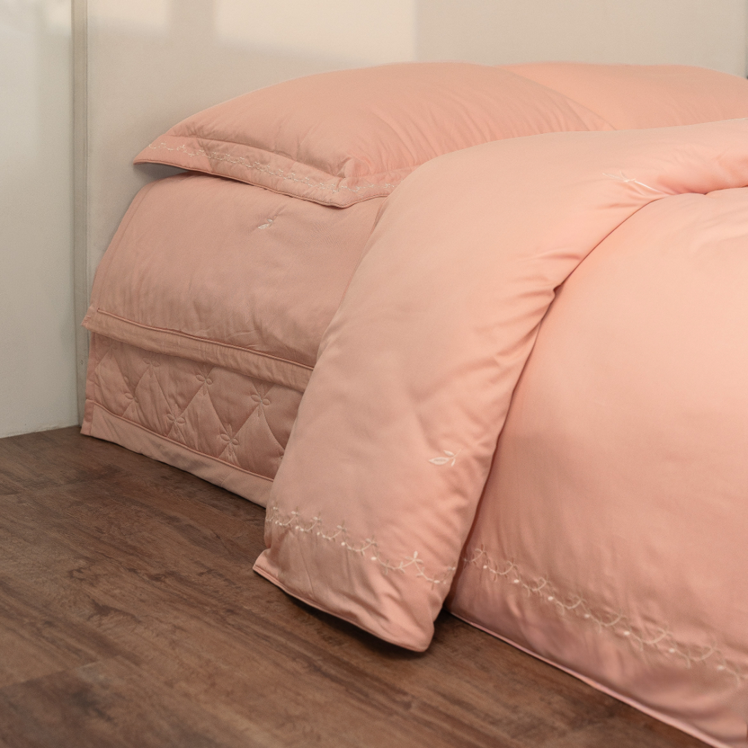 07_Blush_ESMOC27008_04.jpg