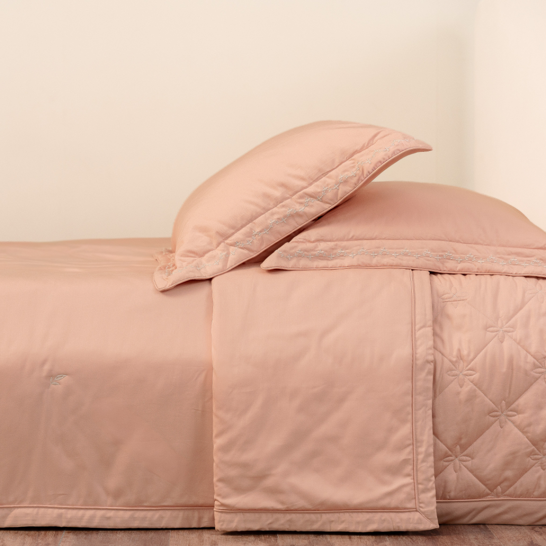 07_Blush_ESMOC27008_06.jpg