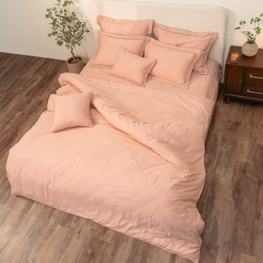 07_Blush_ESMOC27008_01.jpg