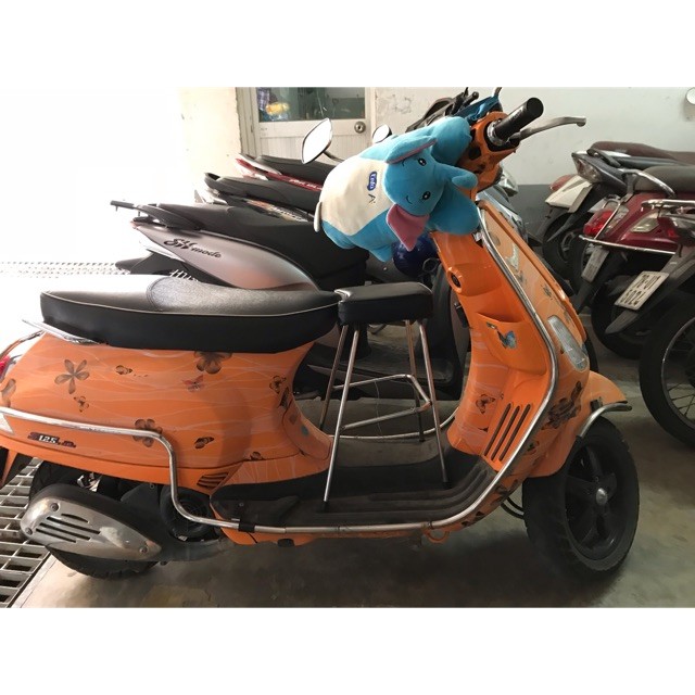 Ghế ngồi xe tay ga cho bé Vespa không tựa