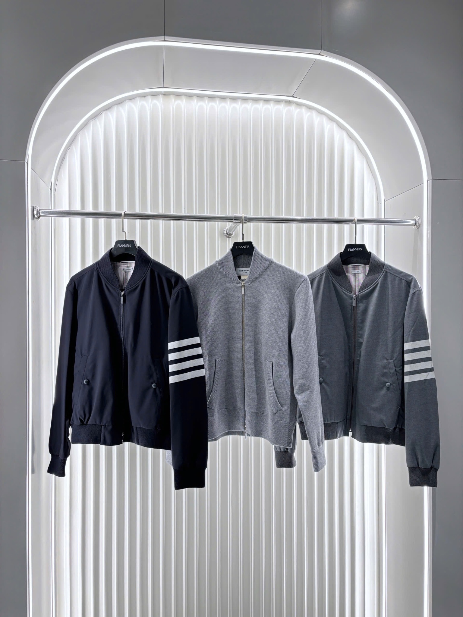 Áo Khoác Thom Browne 4 Bar In Blue Zip Bomber Jacket -MJO030A 06146 415