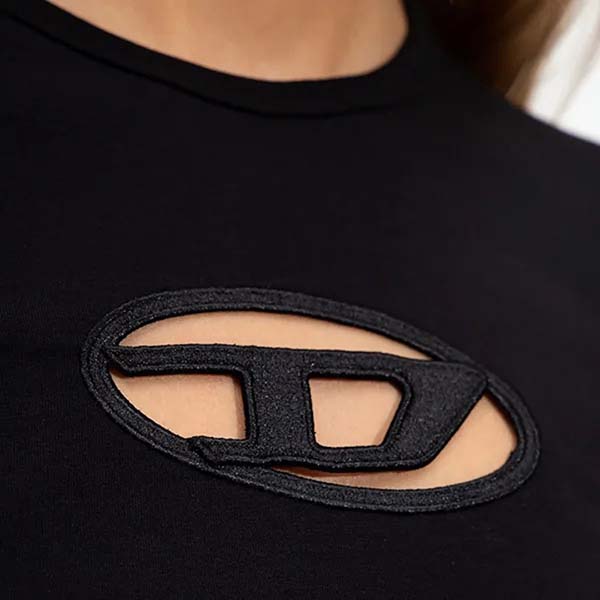 Ao-Phong-Diesel-Czarny-T-Angie-In-Black-A06268-OAFAA-9XXA_ao-phong-diesel-czarny-t-angie-in-black-a06268-oafaa-9xxa (3).jpg