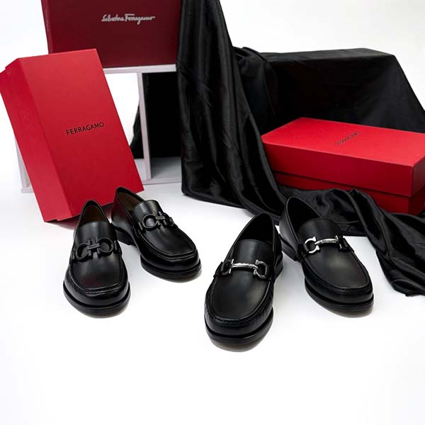 Giay-Loafers-Salvatore-Ferragamo-Moccasin-Gancini-In-Black-02C506-732384_giay-loafers-salvatore-ferragamo-moccasin-gancini-black-02c506-732384 (3).jpg