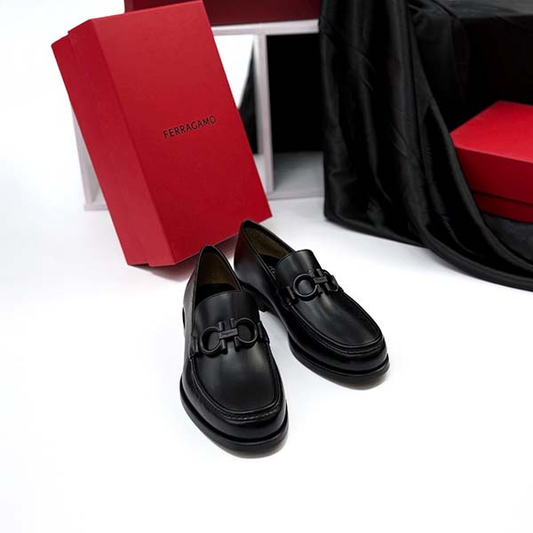 Giay-Loafers-Salvatore-Ferragamo-Moccasin-Gancini-In-Black-02C506-732384_giay-loafers-salvatore-ferragamo-moccasin-gancini-black-02c506-732384 (4).jpg