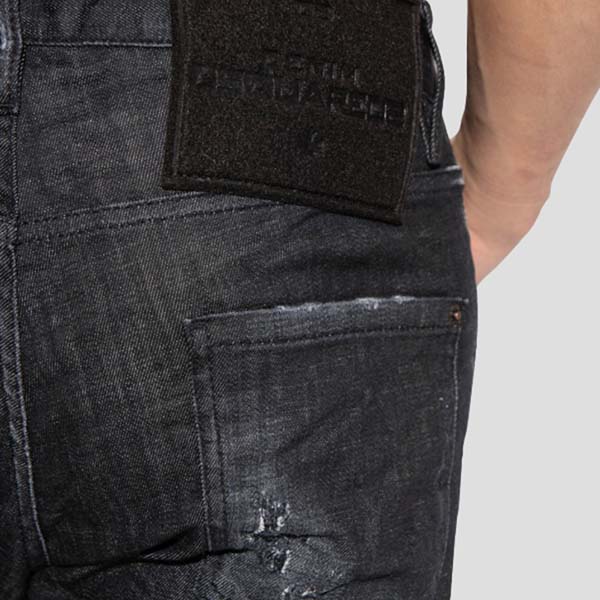 Quan-Jean-Dsquared2-Cool-Guy-Button-Fly-Logo-Patch-In-Black-S74LB1227-S30357-900_quan-jean-dsquared2-cool-guy-button-fly-black-s74lb1227-s30357-900 (2).jpg