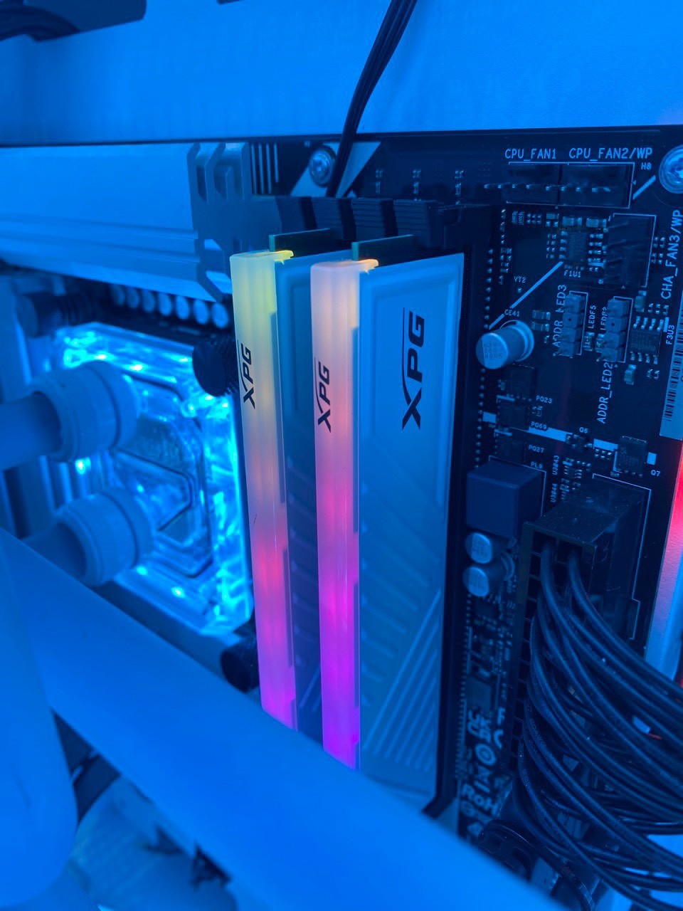 PC MQCW001 CUSTOM WATER WHITE (i5 13400F/ Asrock B760M Pro/Adata D35G RGB 16GB (8X2)/SSD 500GB/Vga Colorful Gefore RTX 3050 Ultra W OC 8G White / 650W/ Custom 240 ARGB/ Dựng Vga