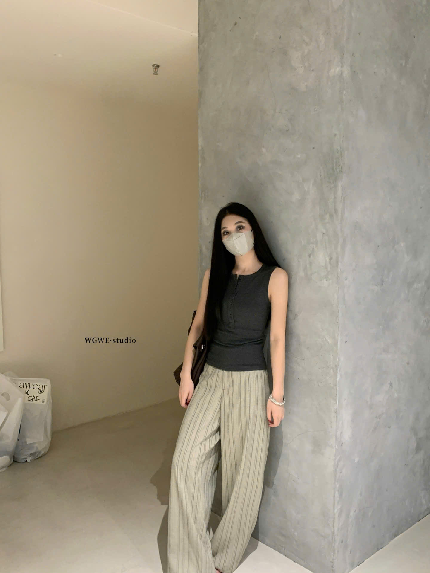10225# Quần WGWE ống suông cạp chun kẻ sọc