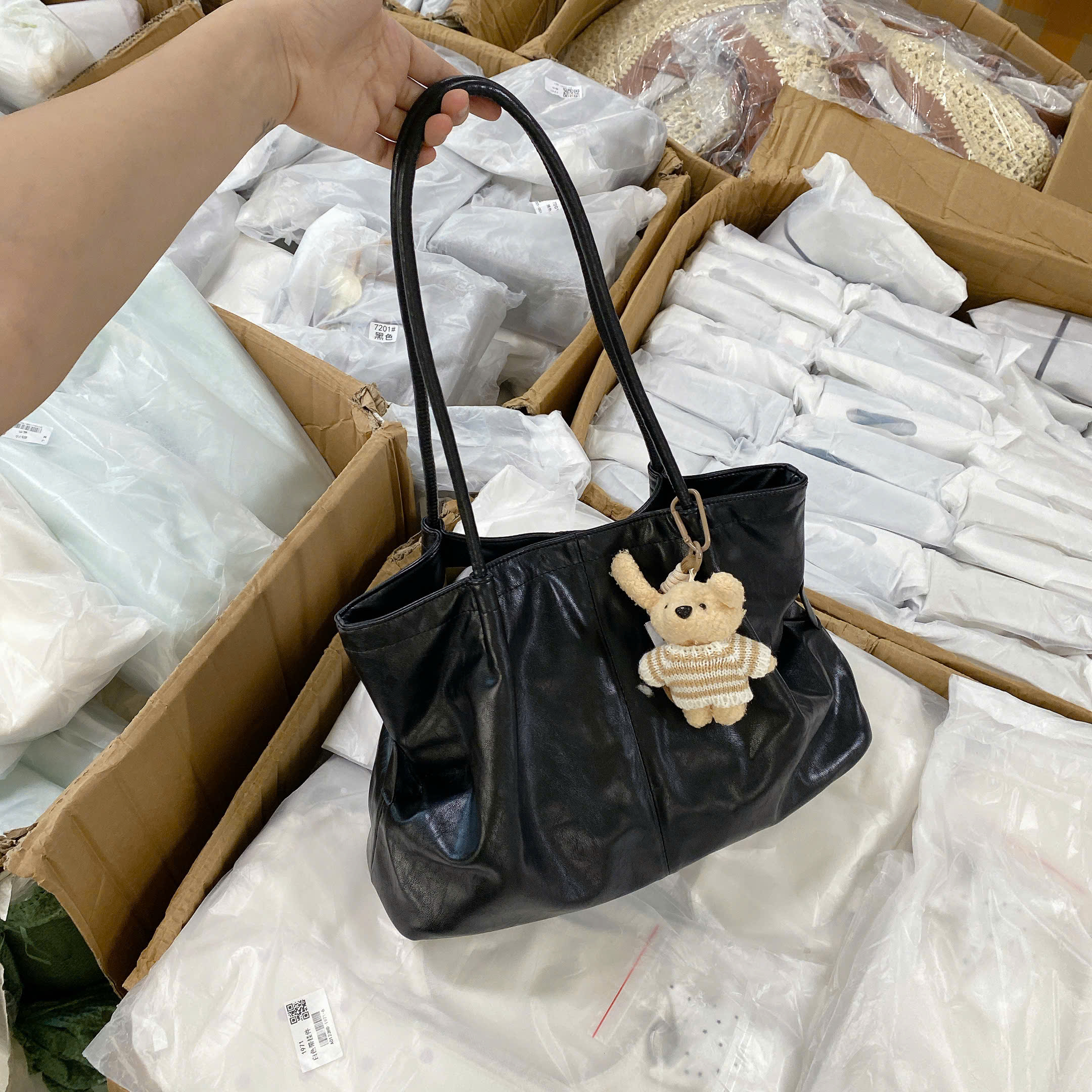 6815# Túi Tote bigsize da nhúm charm gấu