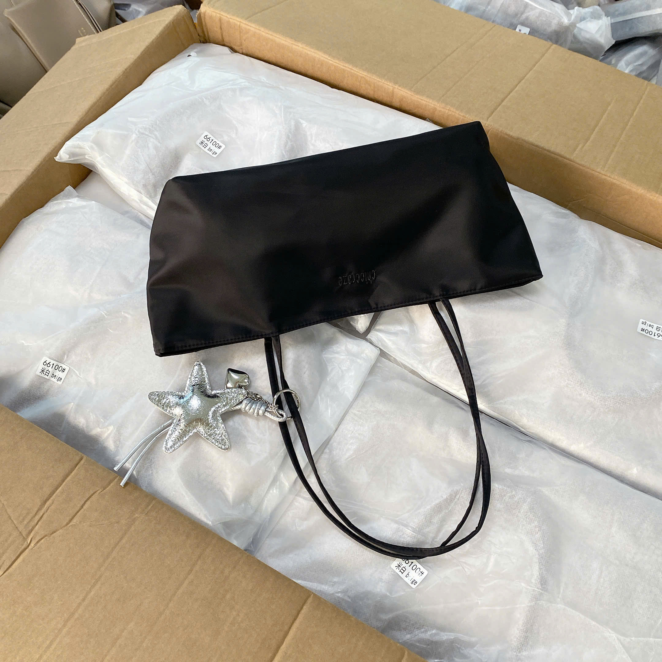 7105# Túi kẹp nách dáng ngang charm sao