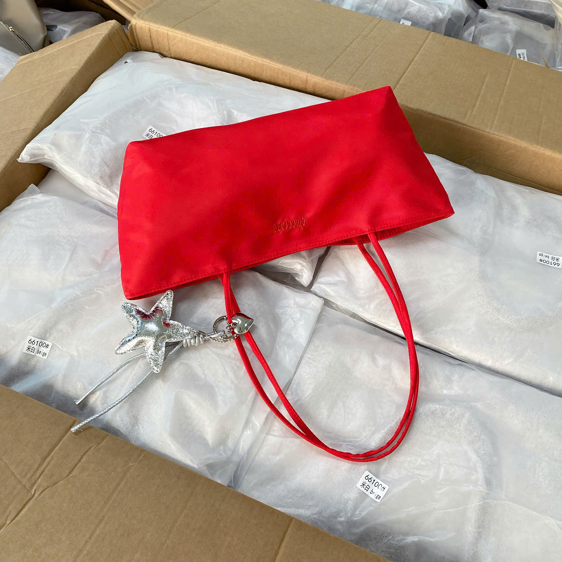 7105# Túi kẹp nách dáng ngang charm sao