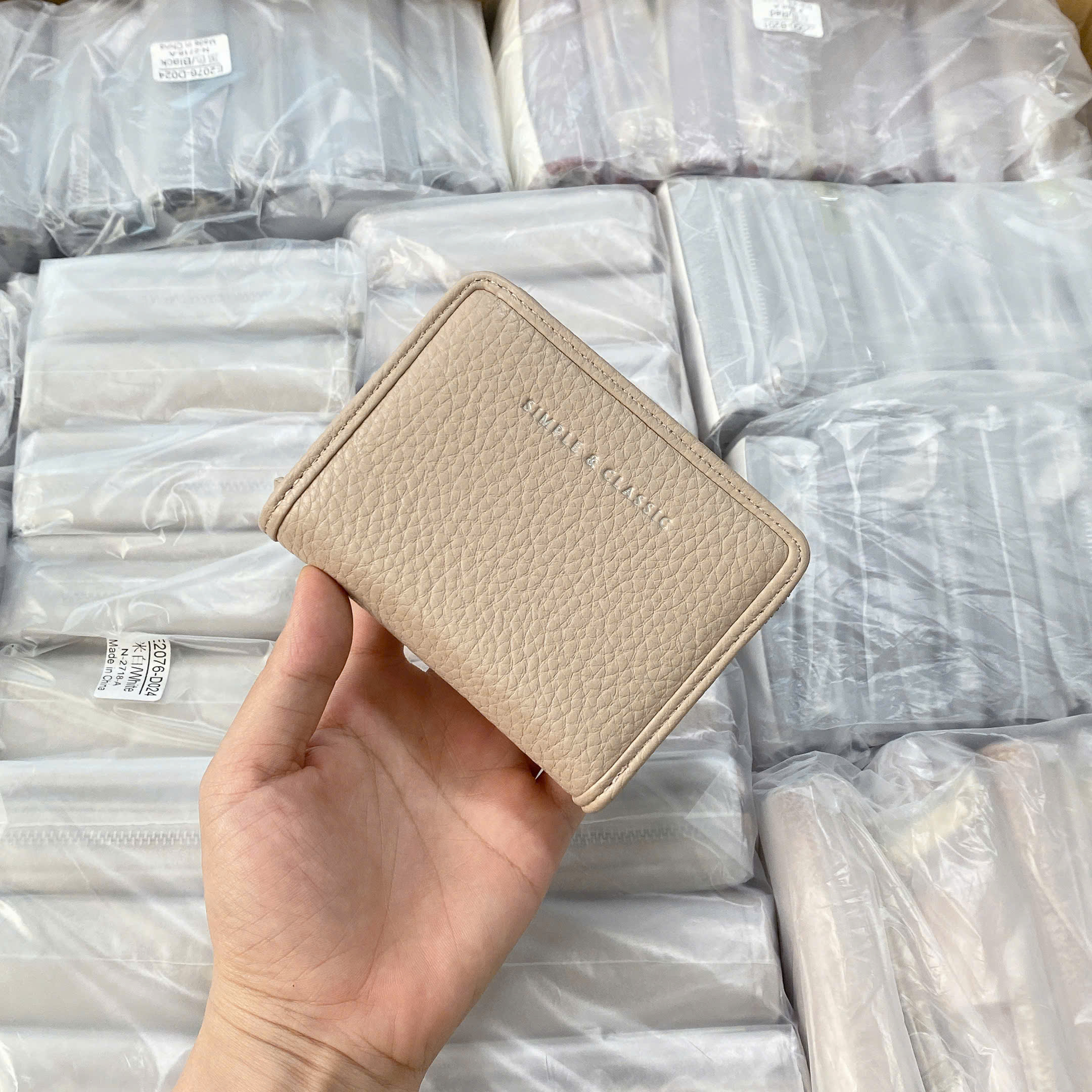 D024# Ví nữ Simple & Classic khóa kéo