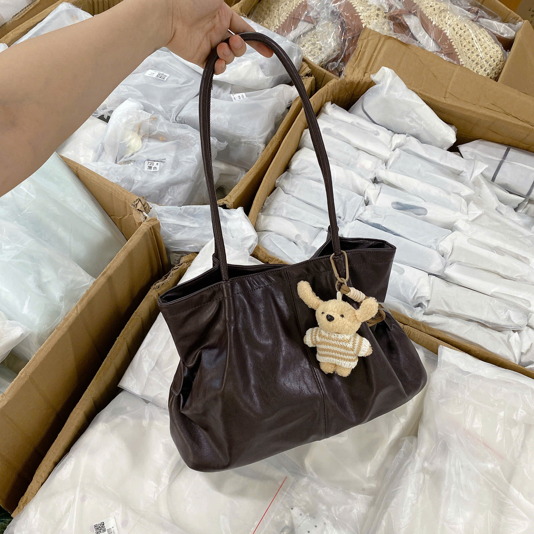 6815# Túi Tote bigsize da nhúm charm gấu