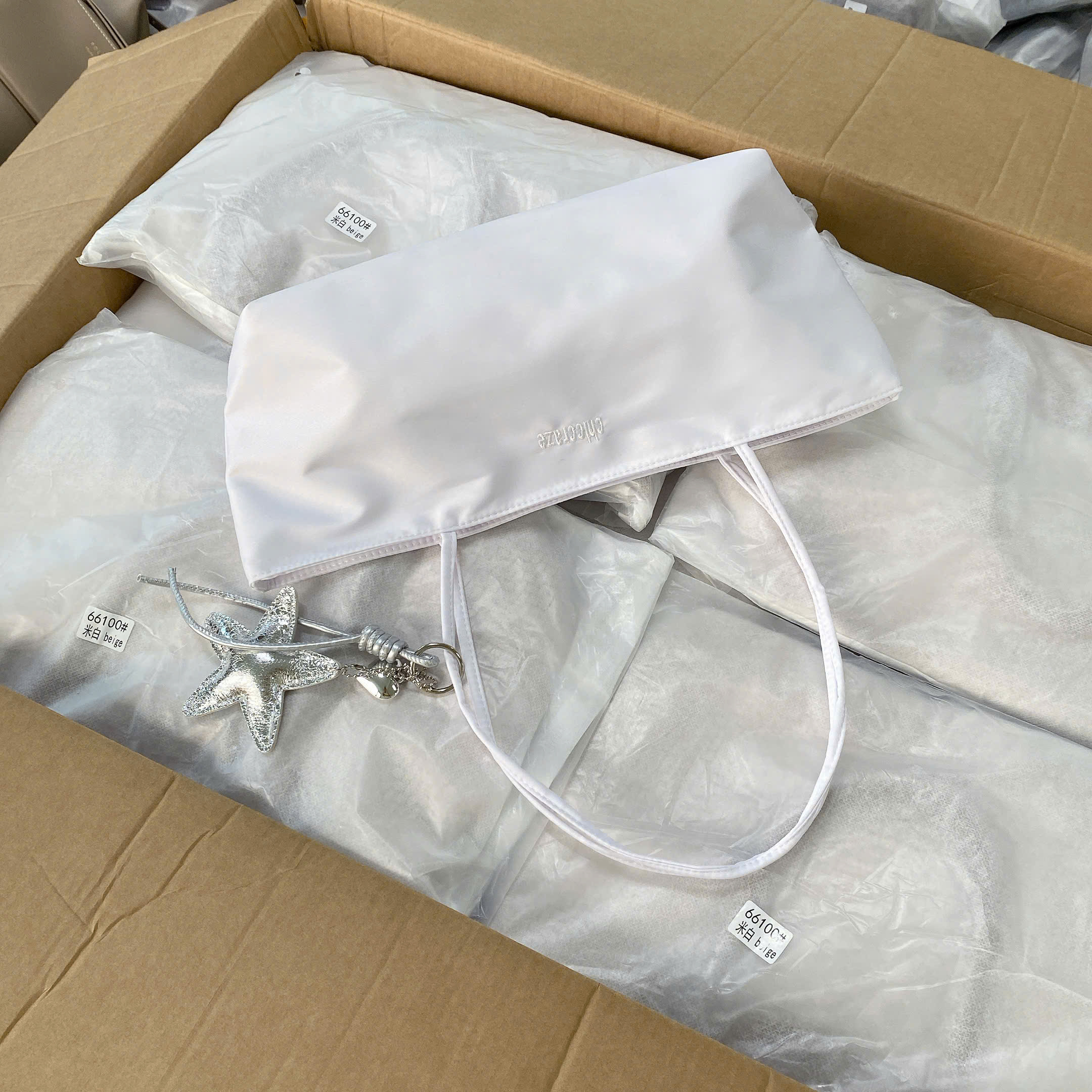 7105# Túi kẹp nách dáng ngang charm sao