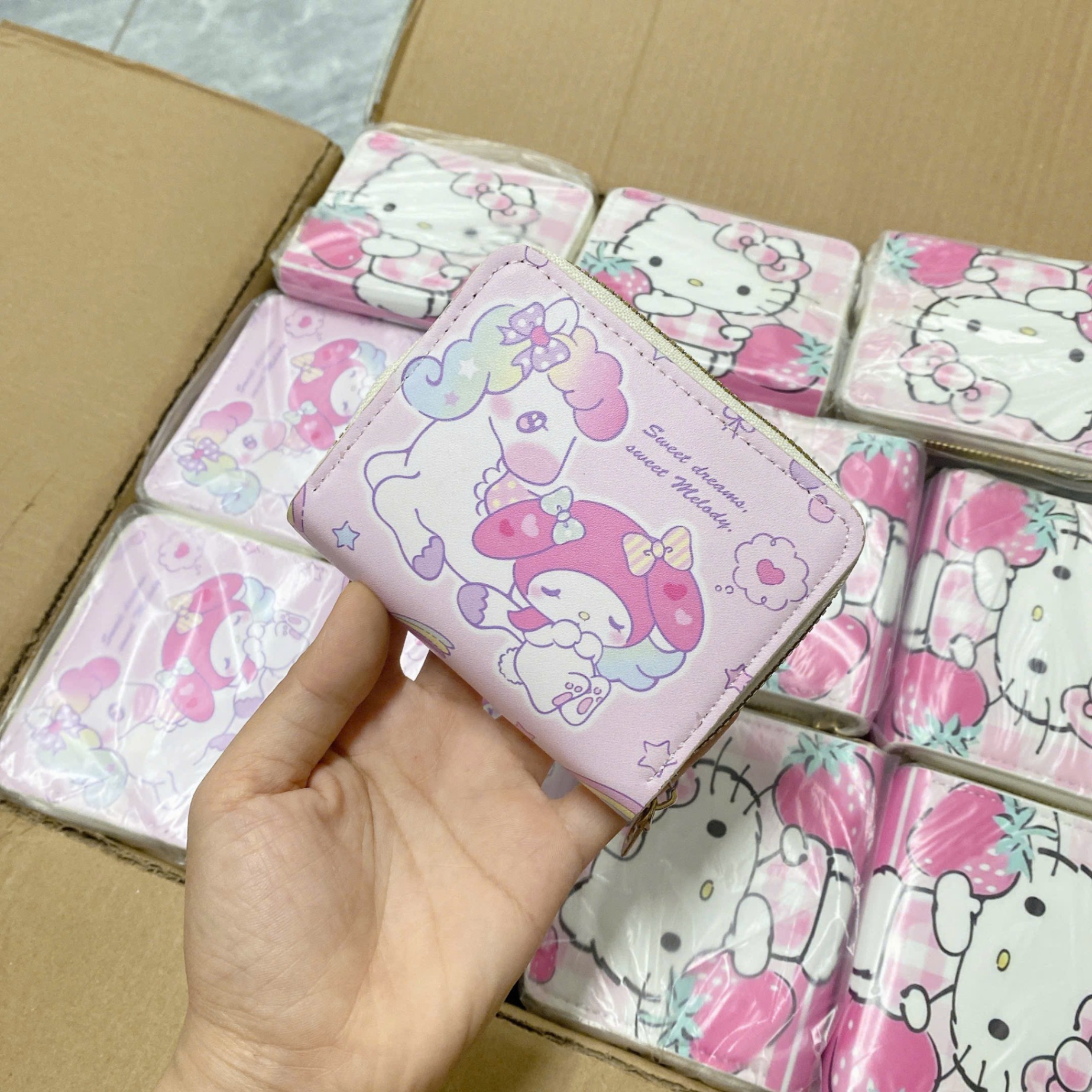 3108# Ví Hello Kitty 2 màu