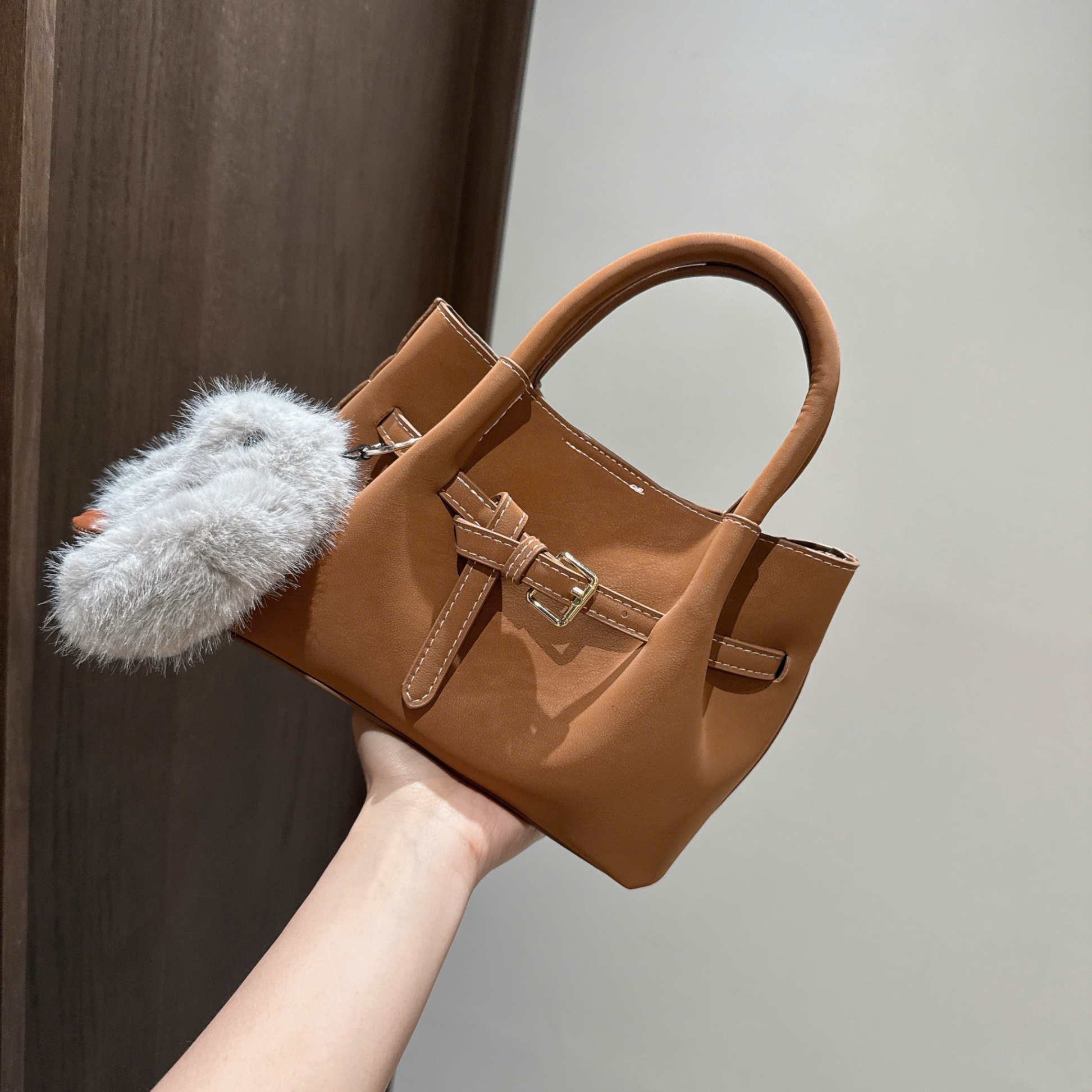 6317# Túi xách da nhúm charm thỏ