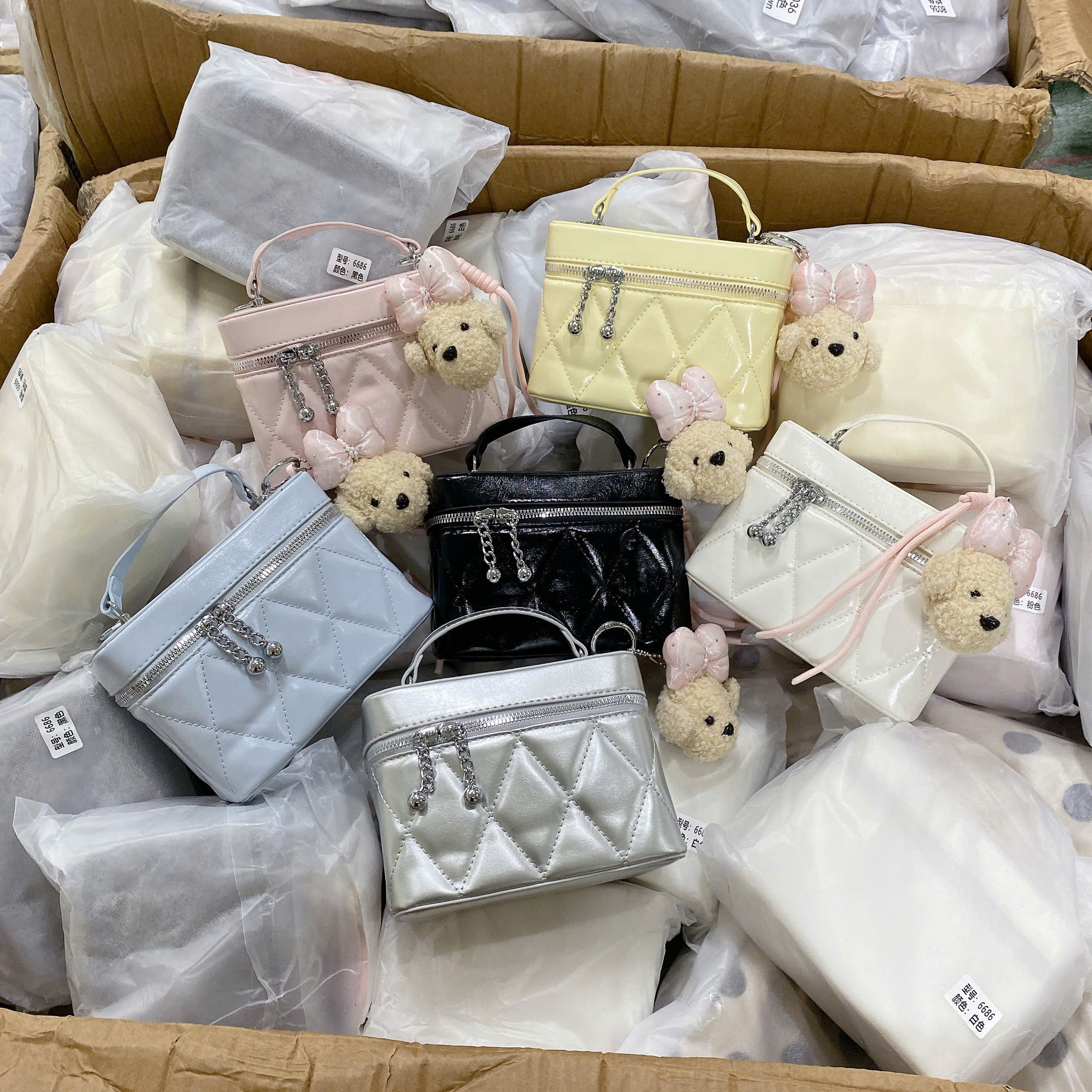 6686# Túi cốp mini vân trám charm cún