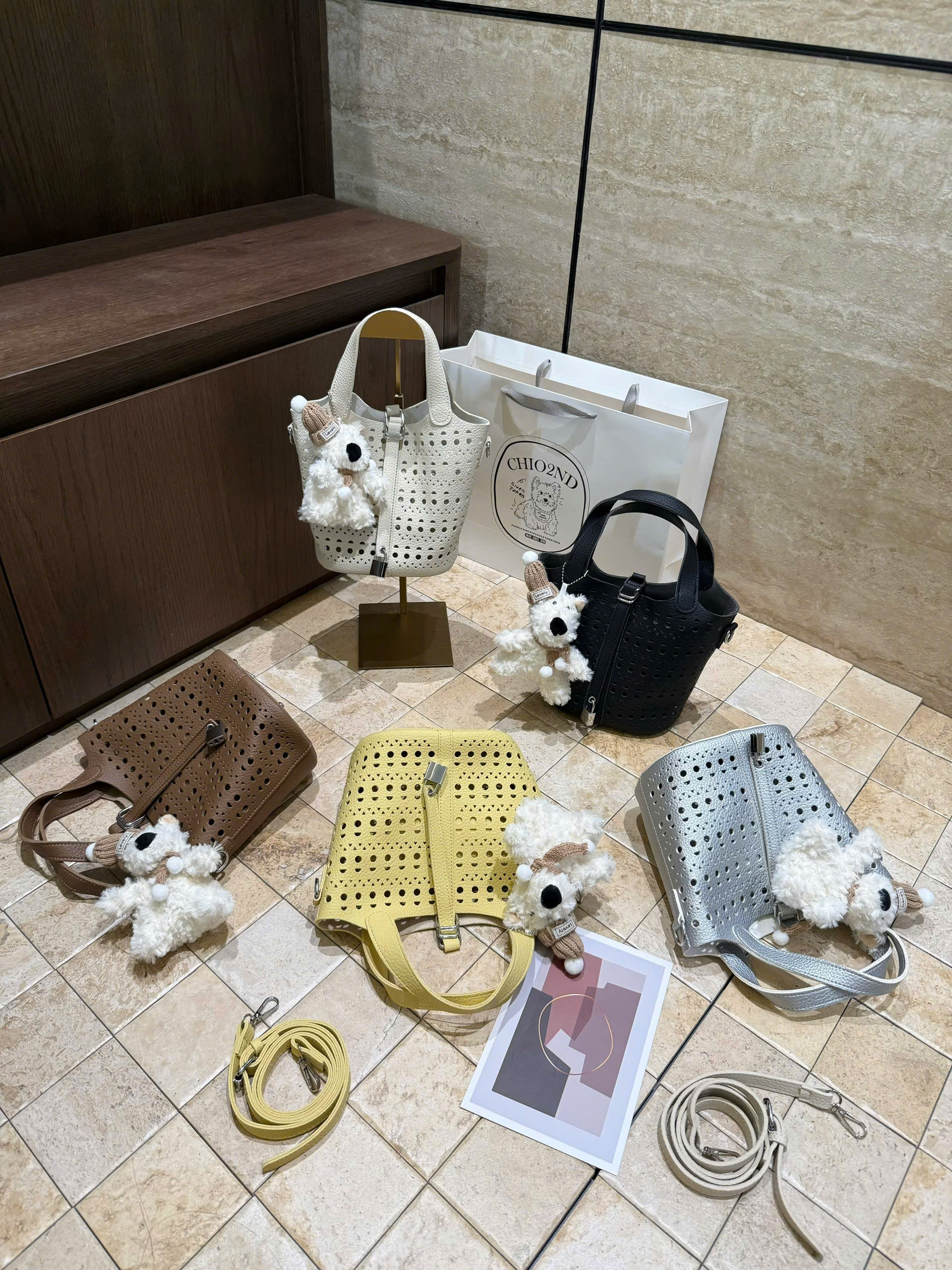 9028# Túi dáng đứng dạng lưới kèm charm