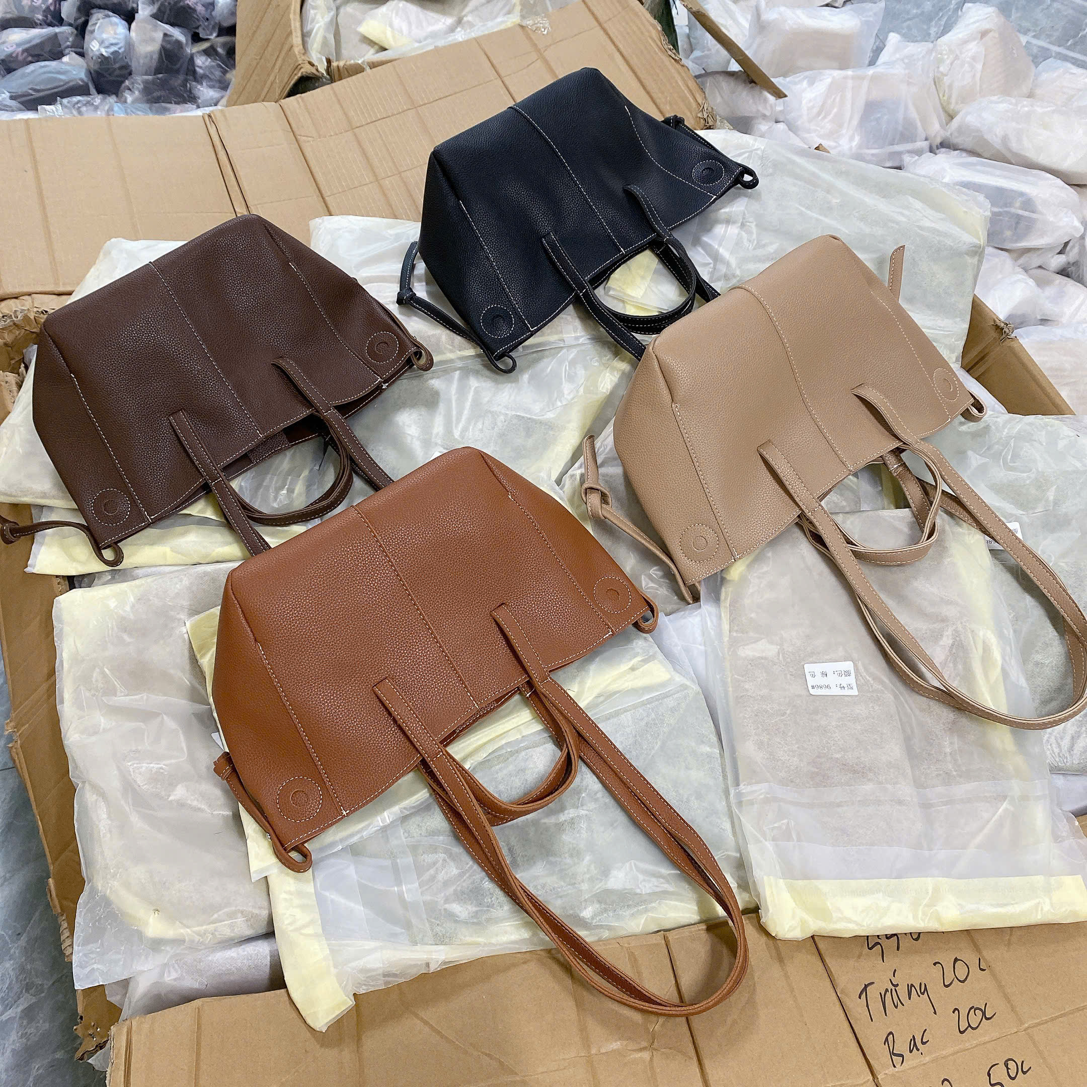 9686# Túi Tote bigsize da sần viền chỉ trắng
