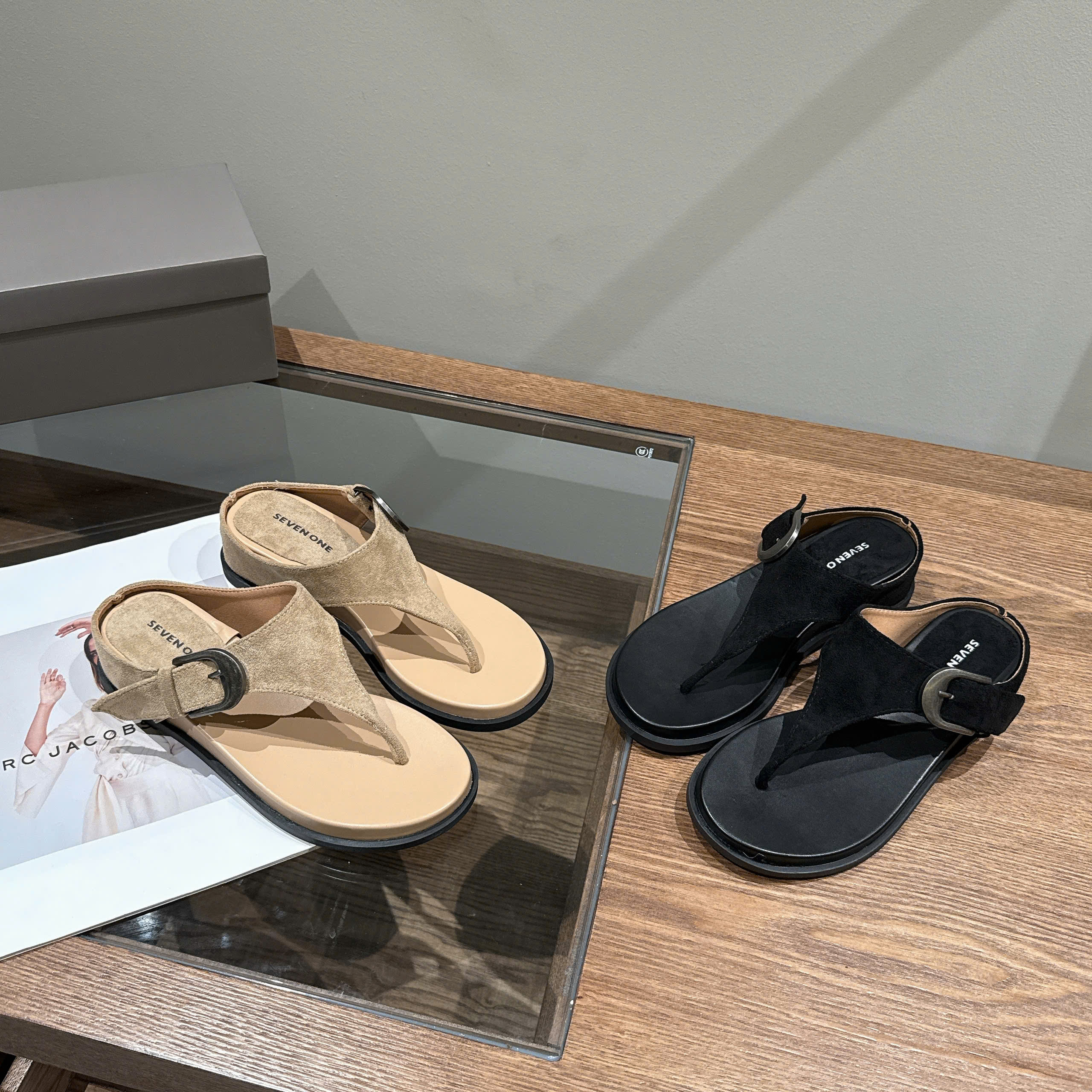 B086# Dép xỏ ngón quai khóa cài fulbox