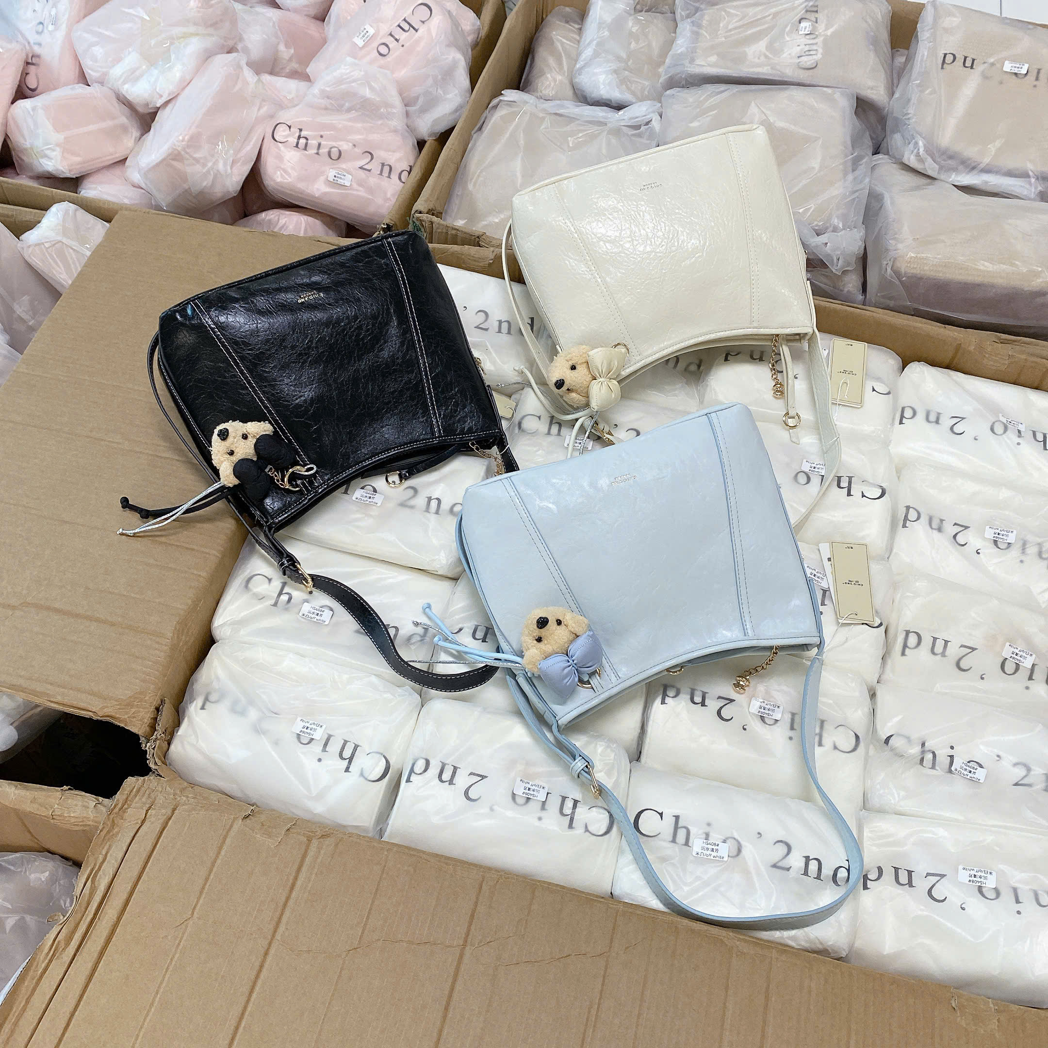 HS399# Túi Chio'2nd dáng đứng charm cún nơ