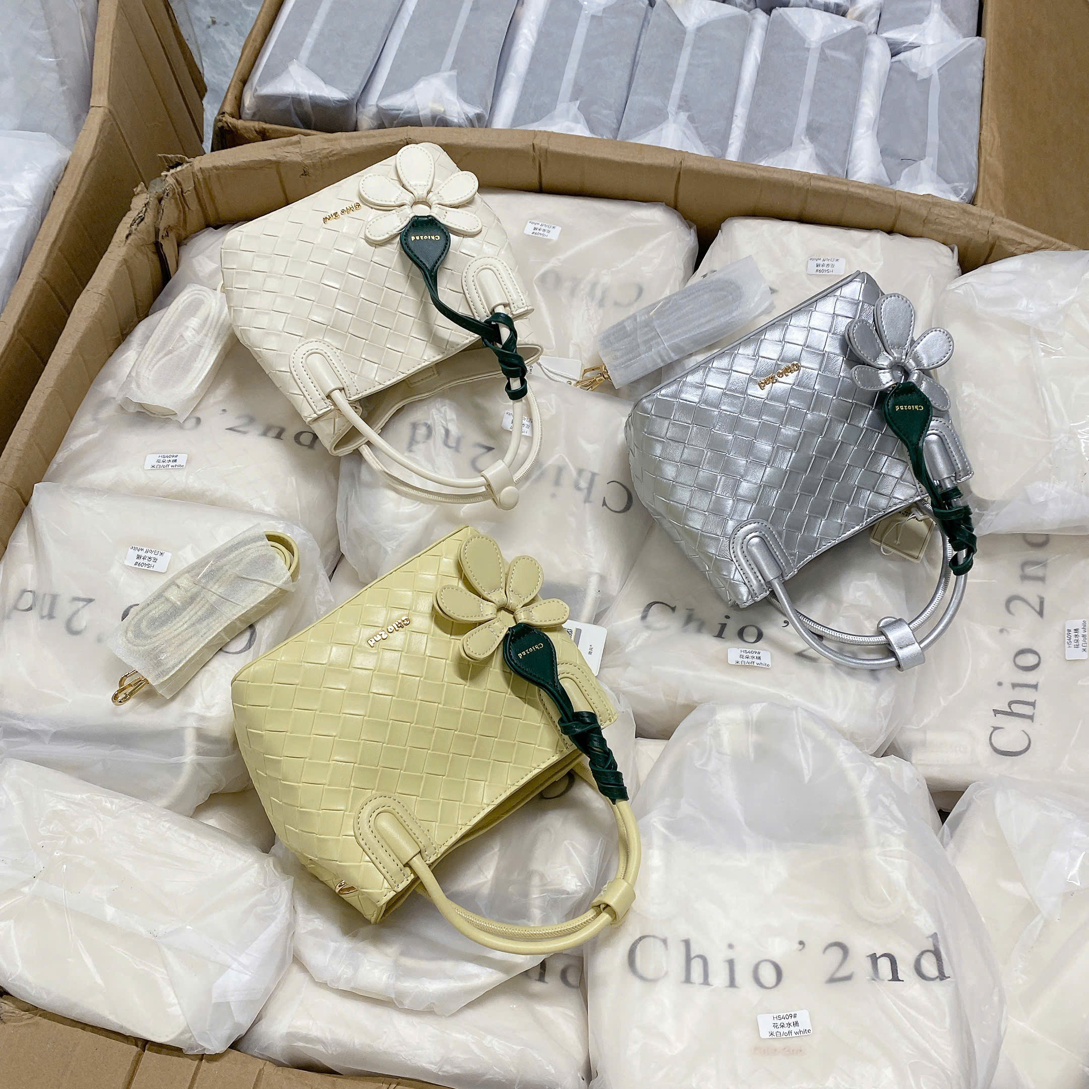 HS409# Túi Chio'2nd da đan charm hoa