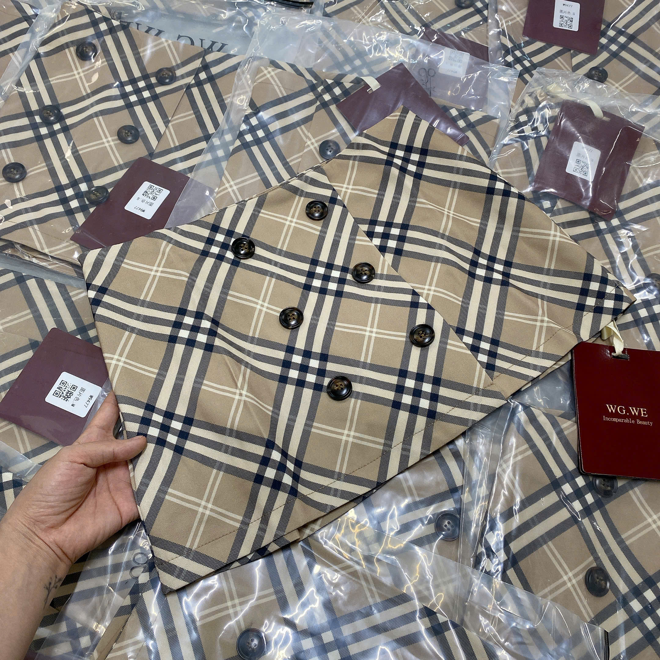 W9477# Chân váy kẻ WGWE 6 khuy