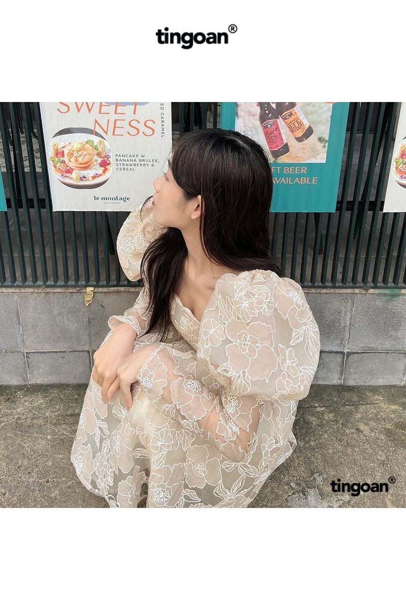 PRETTY IN ROSÉ DRESS/NUDE